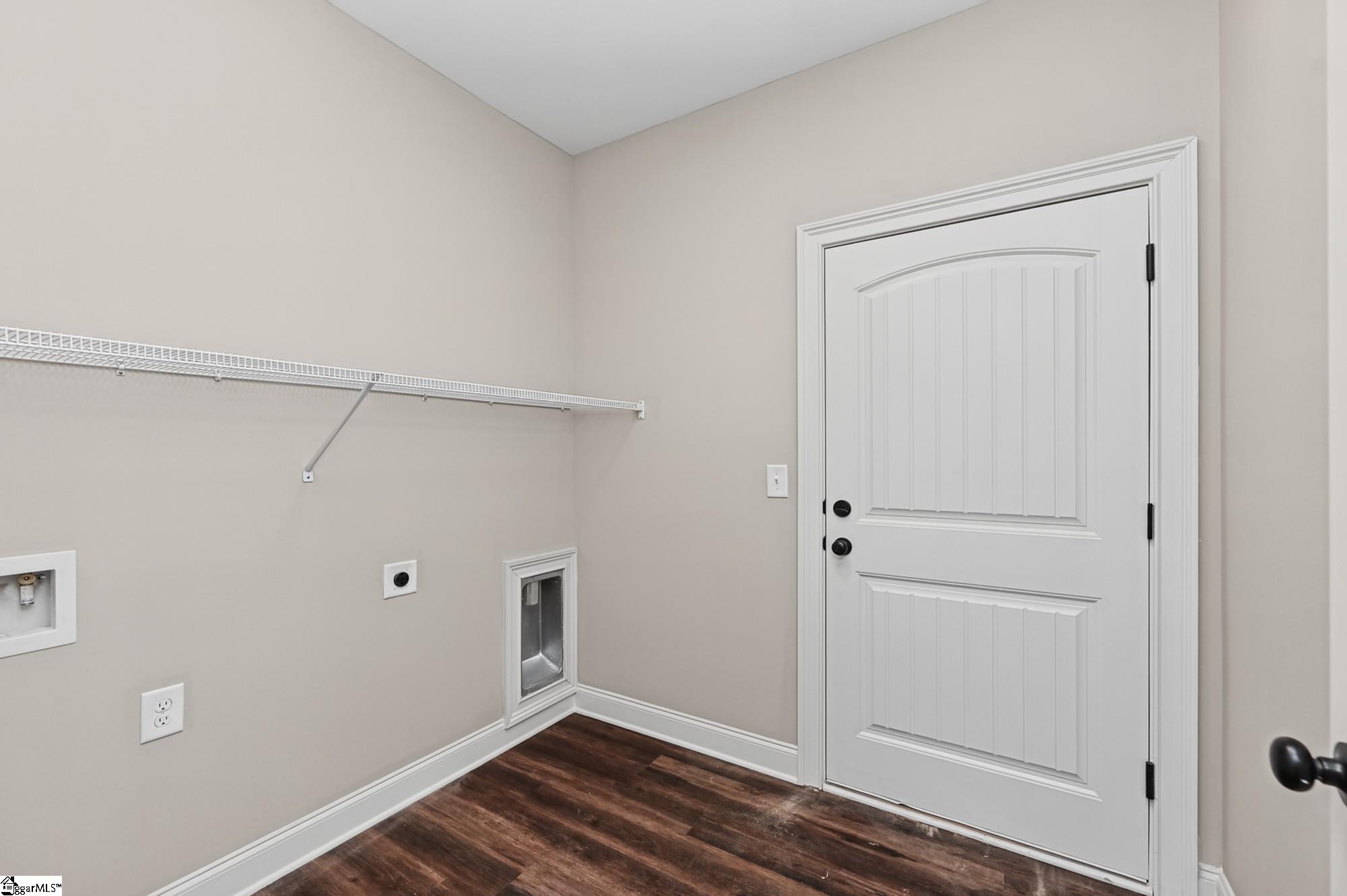 552 Hellams Road Property Photo 15