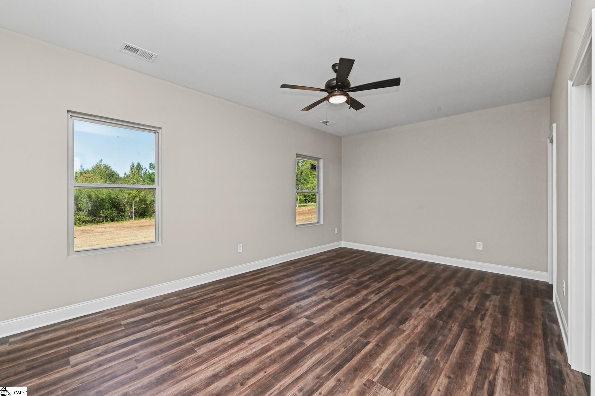 552 Hellams Road Property Photo 16
