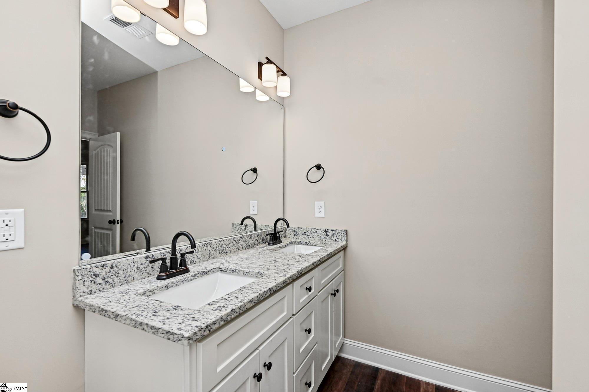 552 Hellams Road Property Photo 19