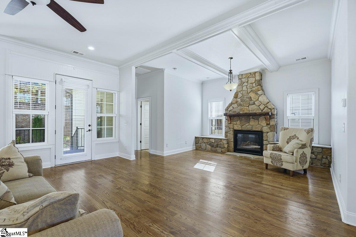 350 Laguna Lane Property Photo 8