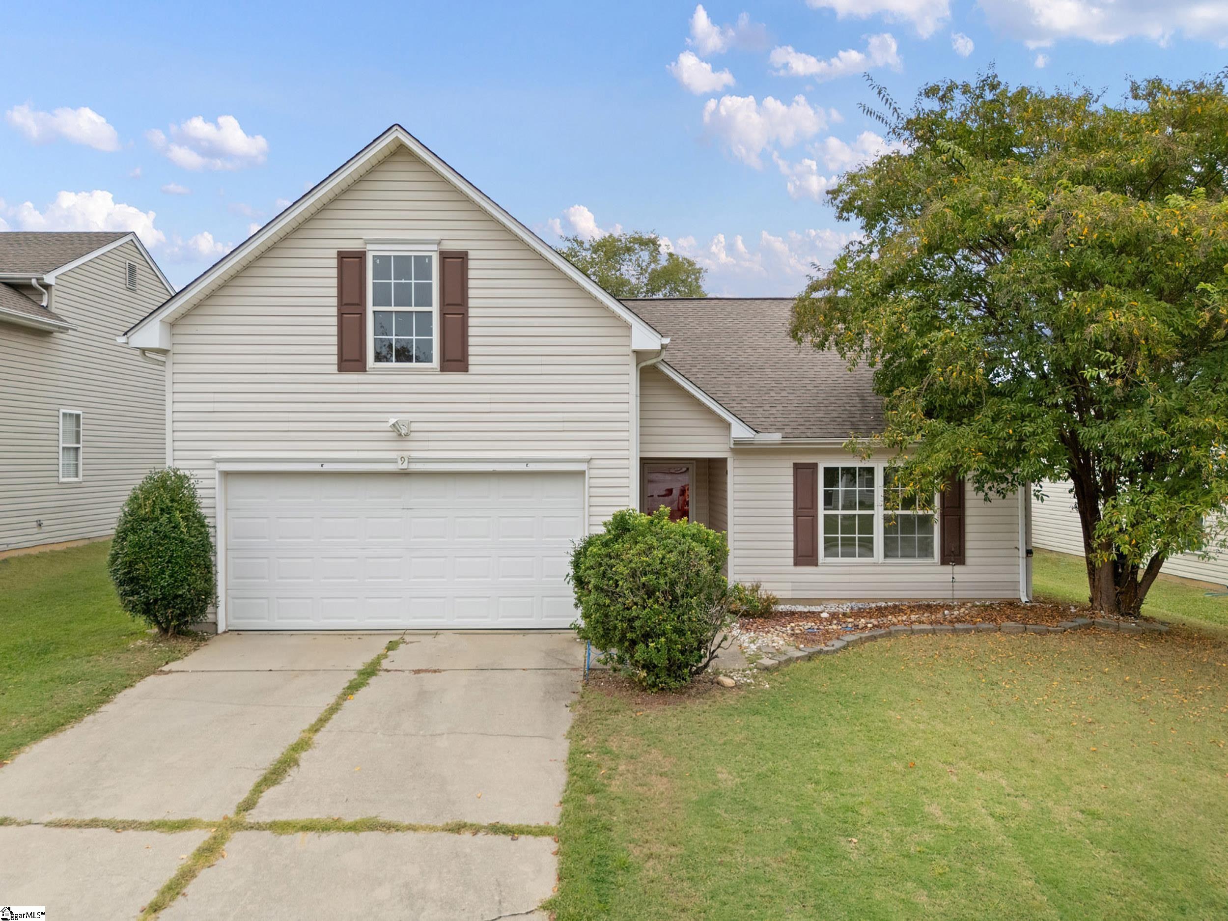 9 Hartwell Drive Property Photo 2