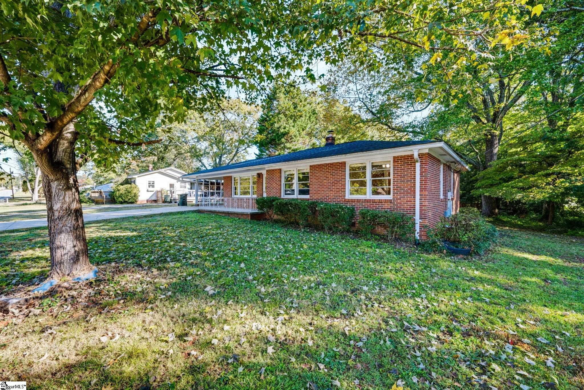 215 Cedar Circle Property Photo 2