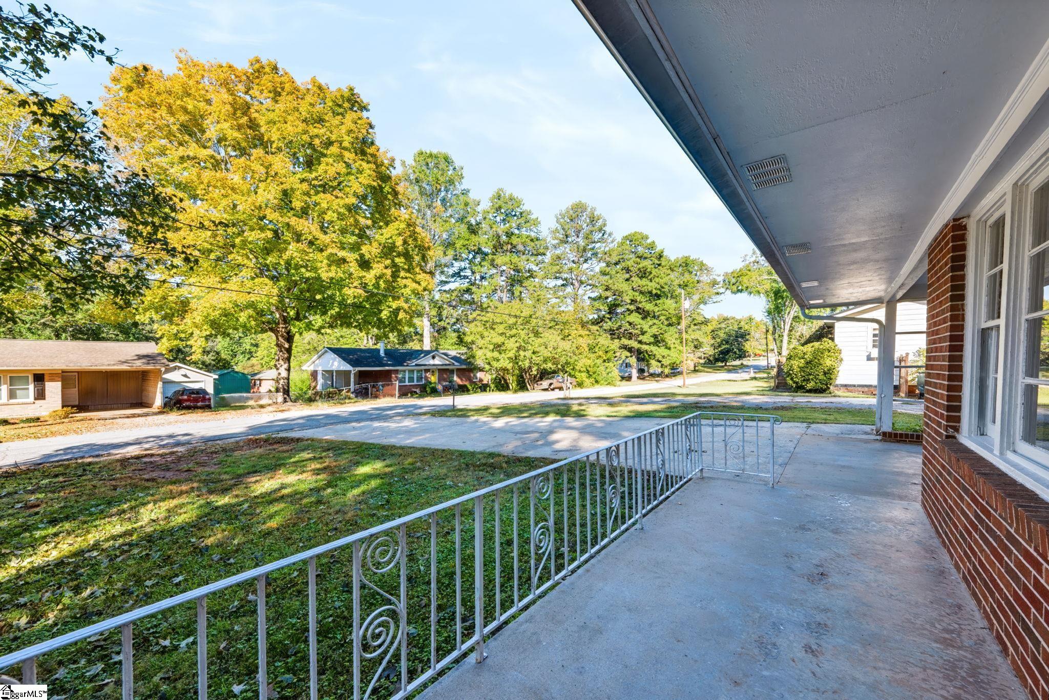 215 Cedar Circle Property Photo 3