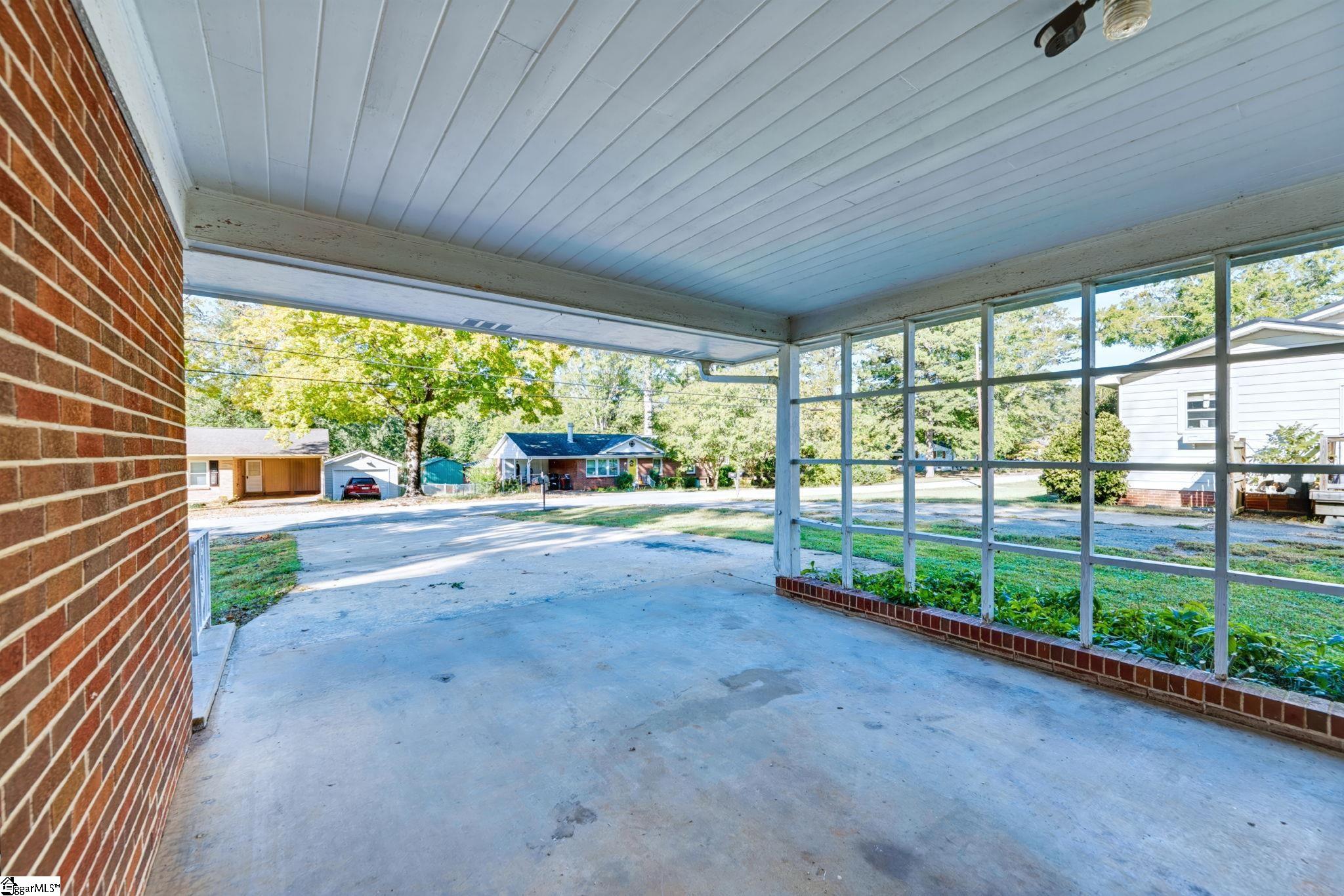 215 Cedar Circle Property Photo 4