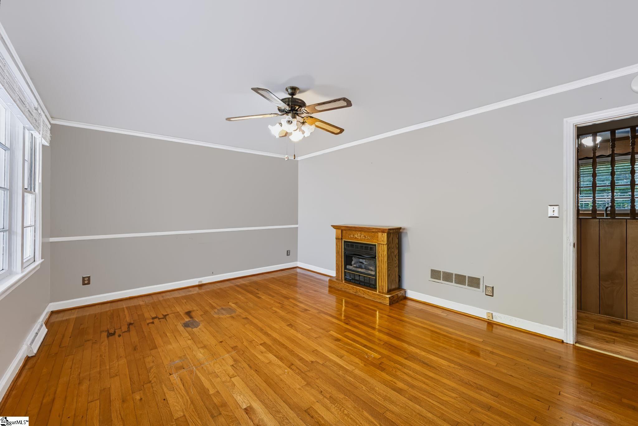215 Cedar Circle Property Photo 6