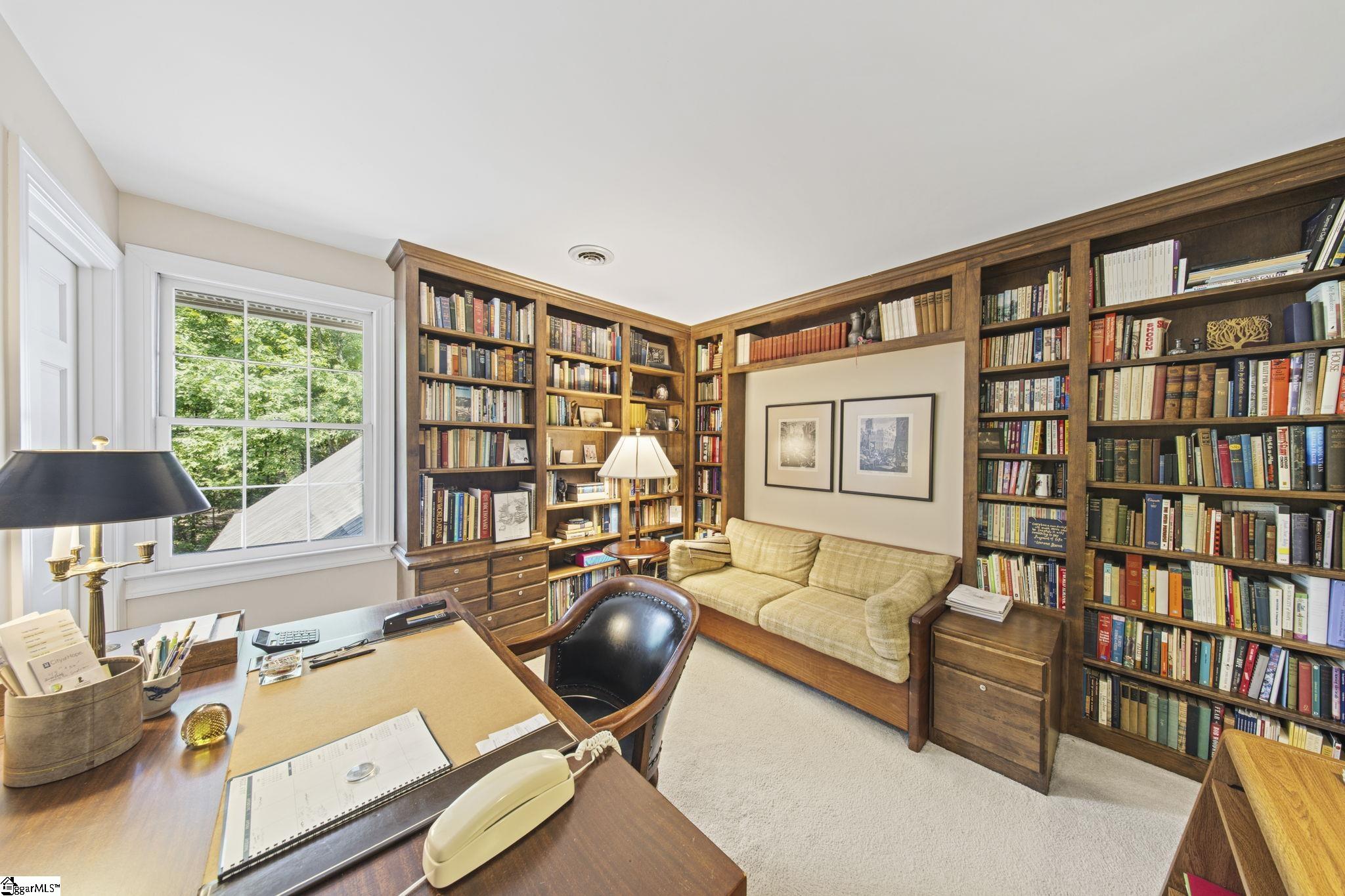 210 Valley Oak Drive Property Photo 17