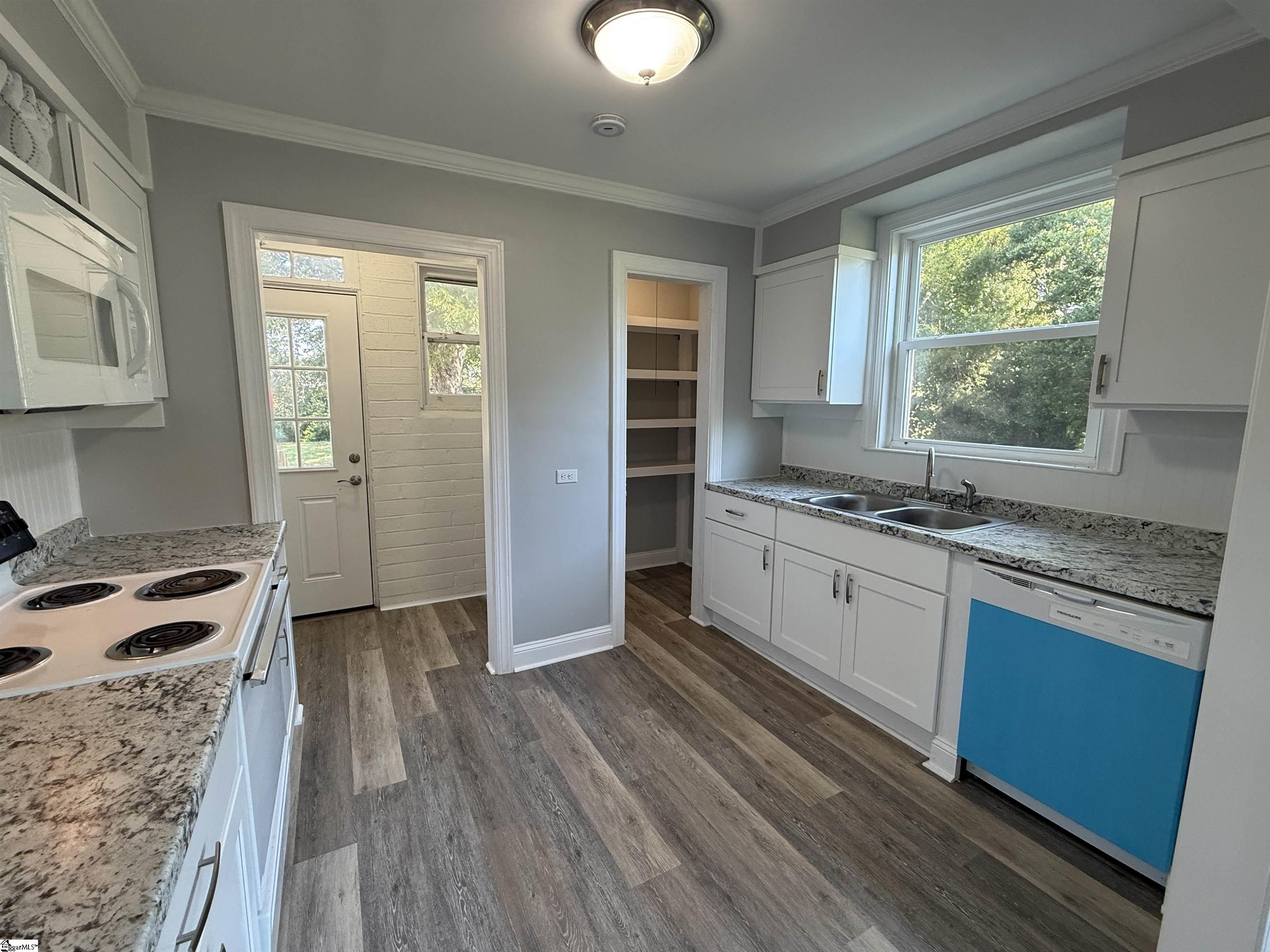 402 Pickens Street Property Photo 8