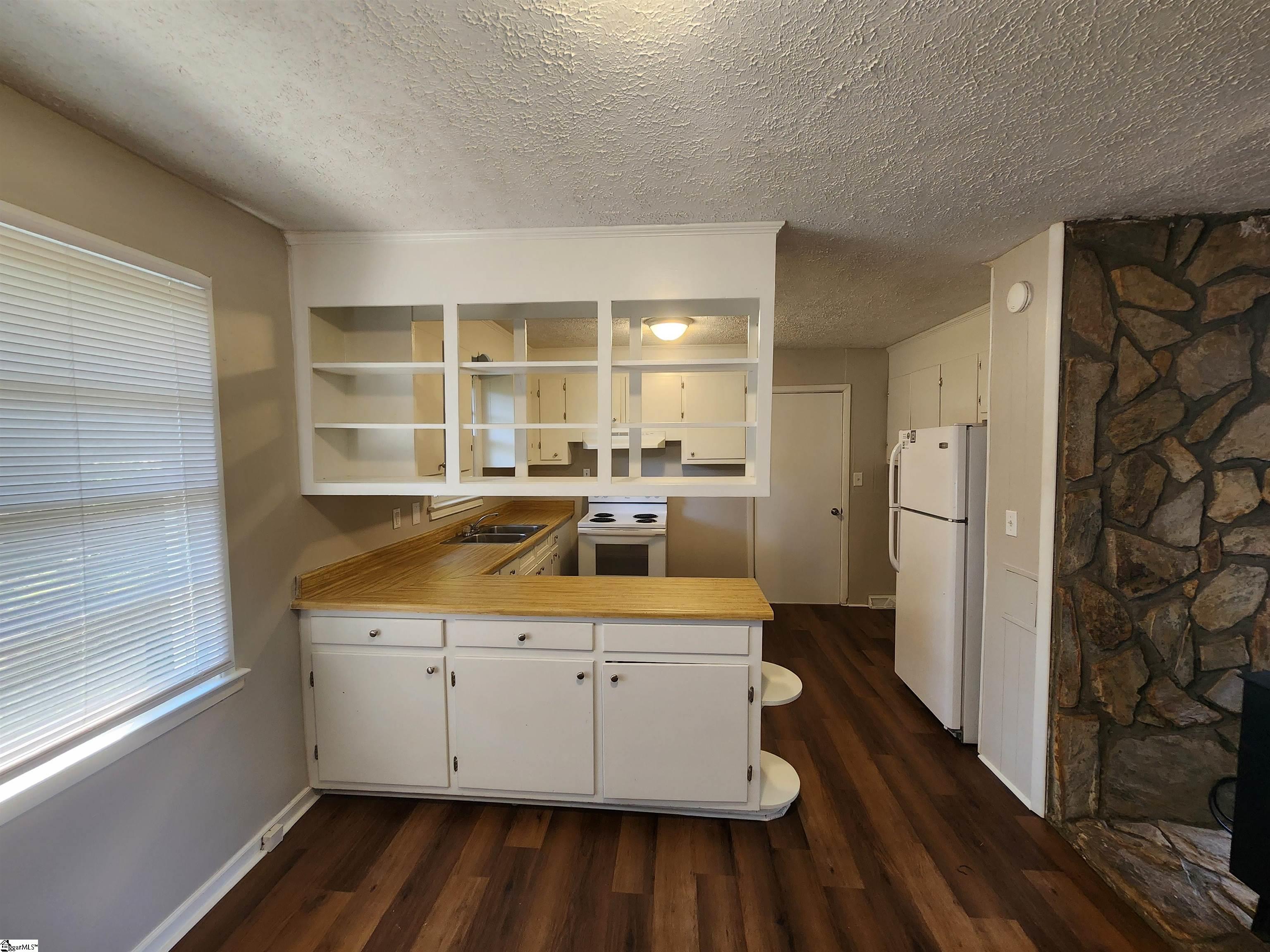 28 Kay Drive Property Photo 3