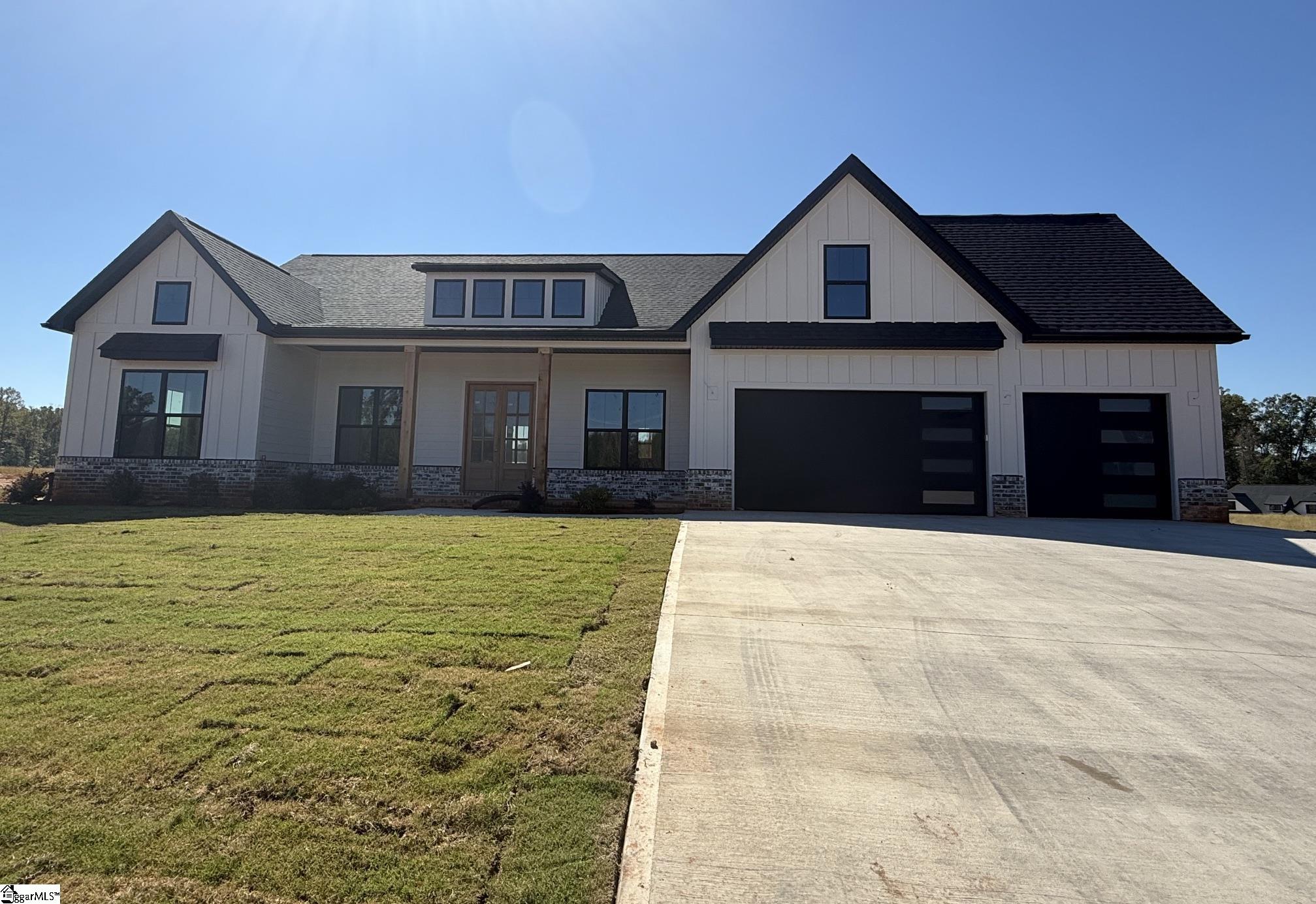 4029 Hollybank Drive Property Photo 1