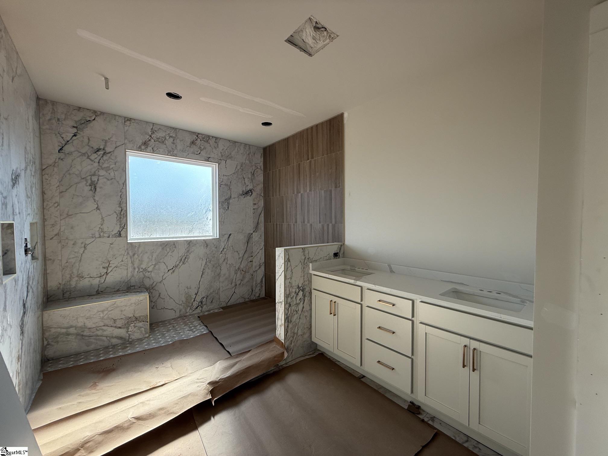 4029 Hollybank Drive Property Photo 11