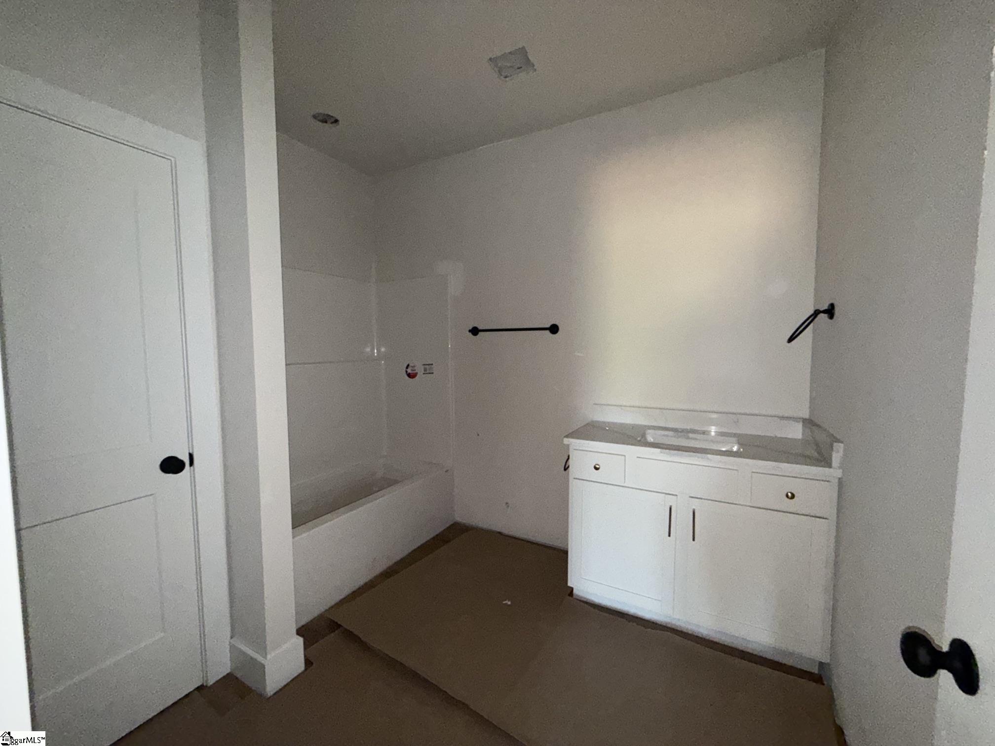 4029 Hollybank Drive Property Photo 16