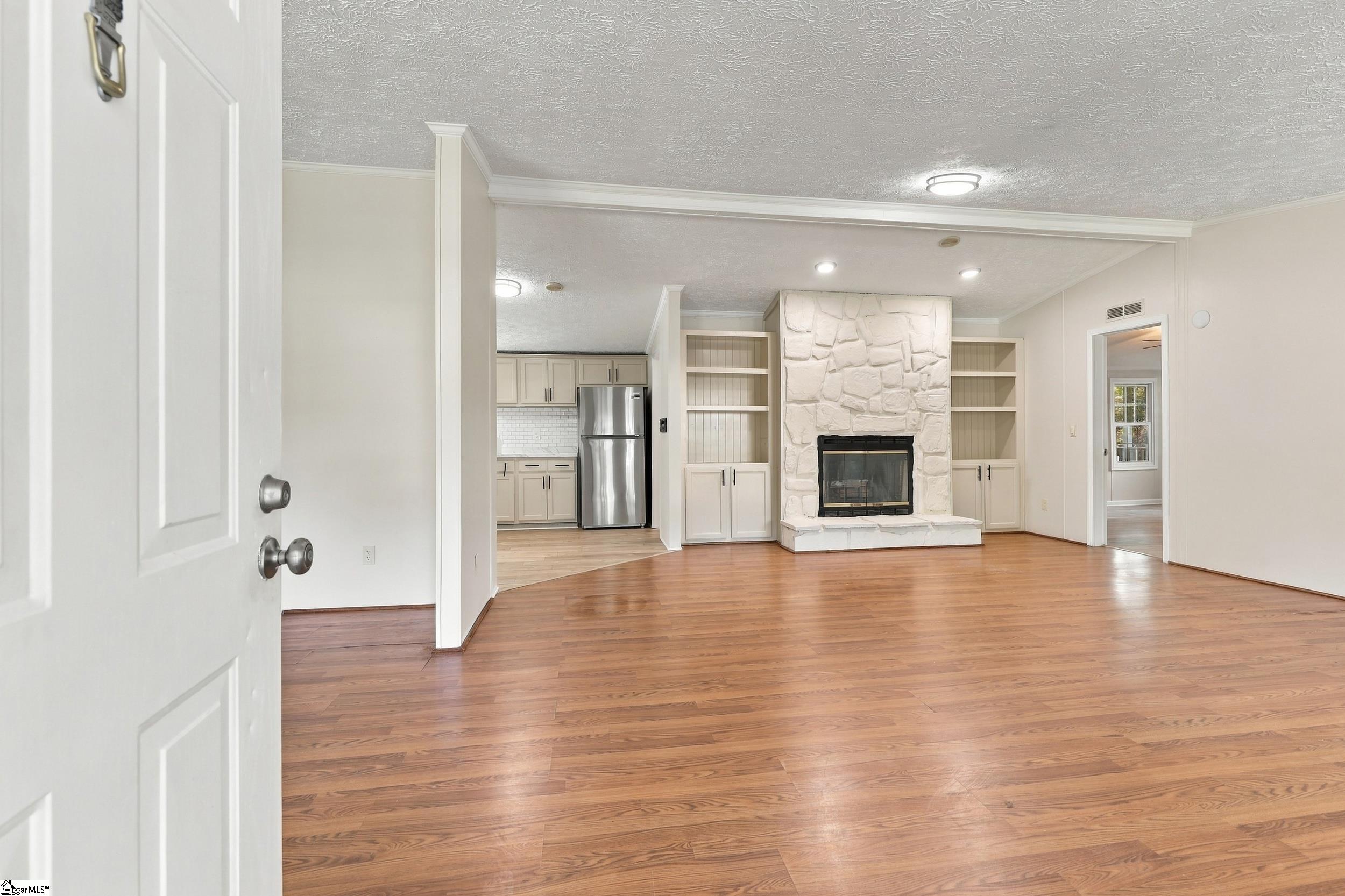309 Brentwood Circle Property Photo 3
