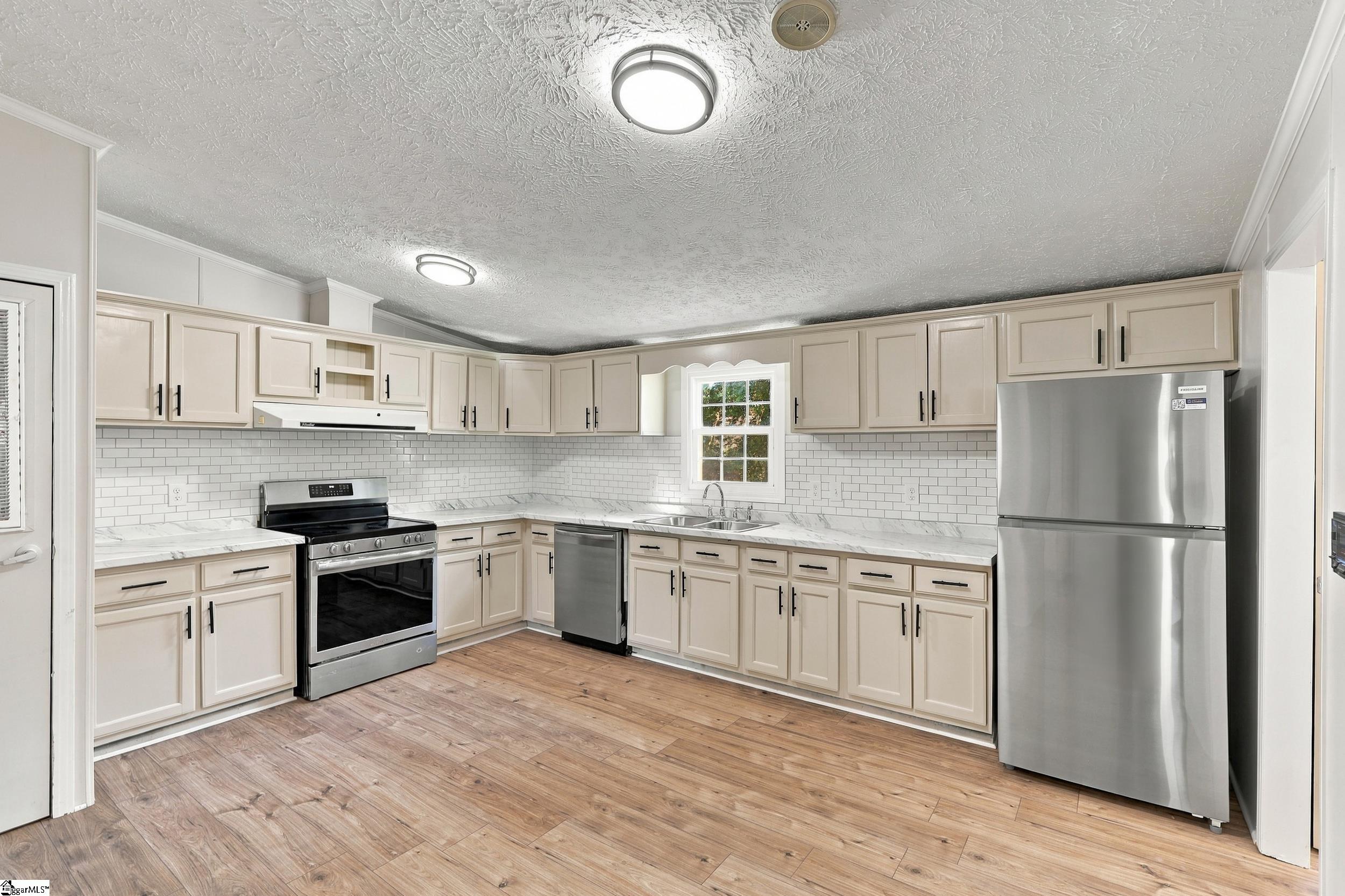 309 Brentwood Circle Property Photo 8