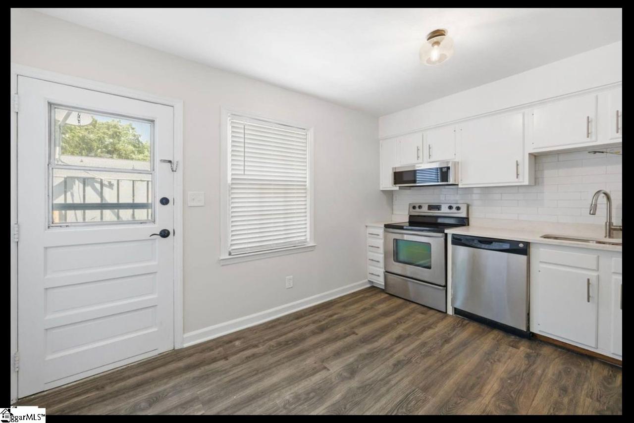 1436 D Dover Road Property Photo 5