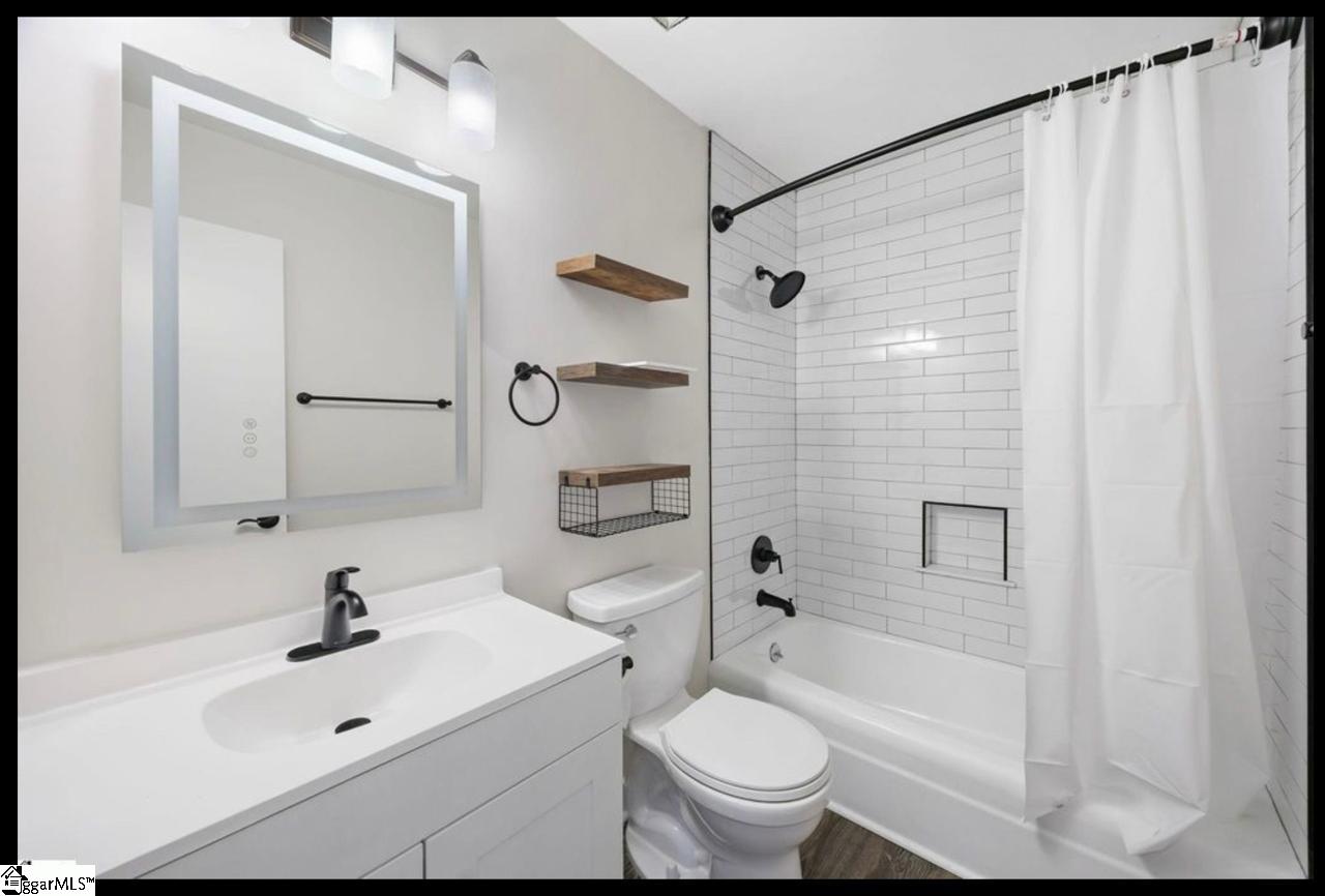 1436 D Dover Road Property Photo 8