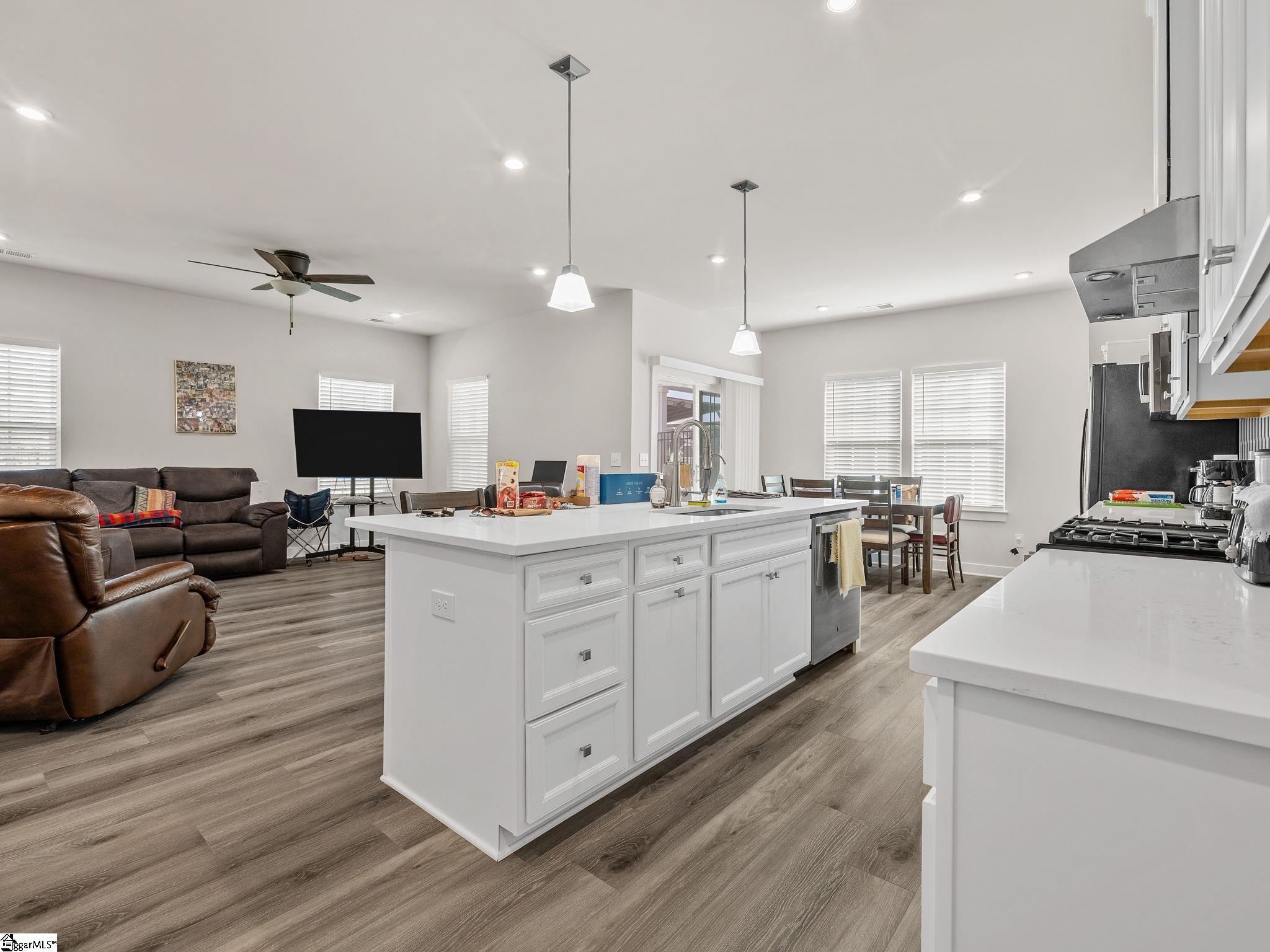 7056 Glass Court Property Photo 12