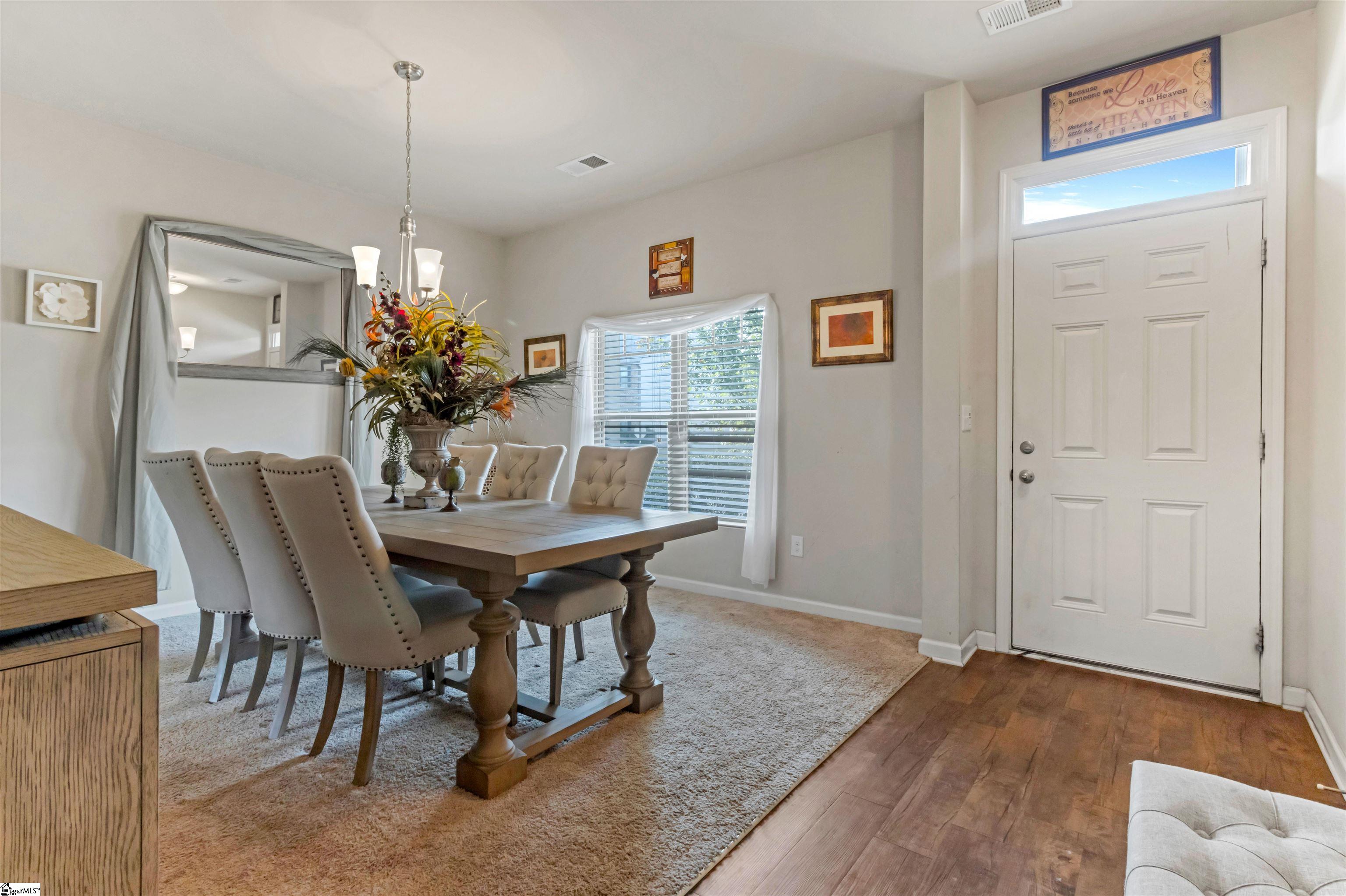 200 Elmhaven Drive Property Photo 4