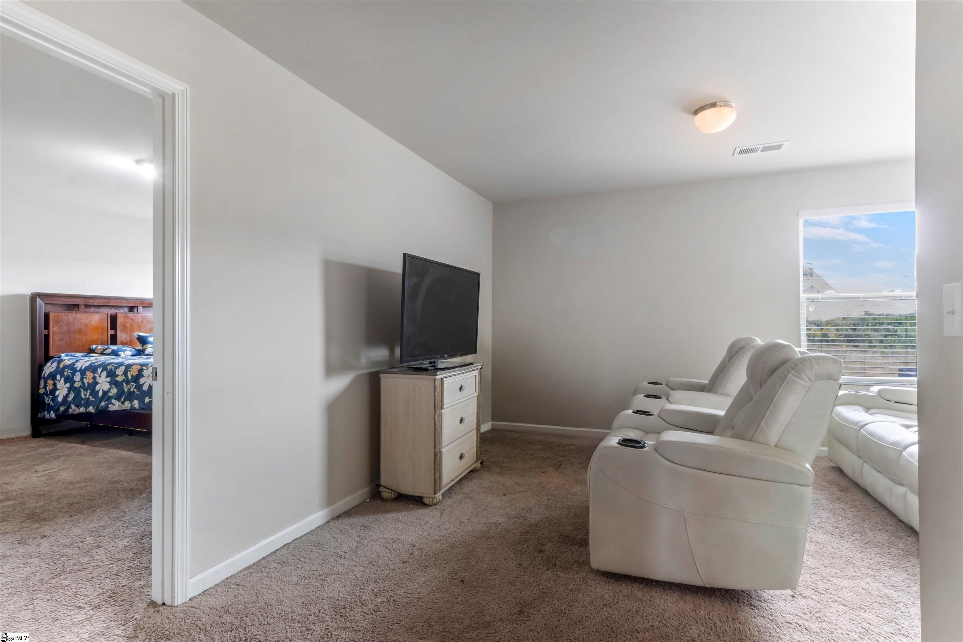 200 Elmhaven Drive Property Photo 21