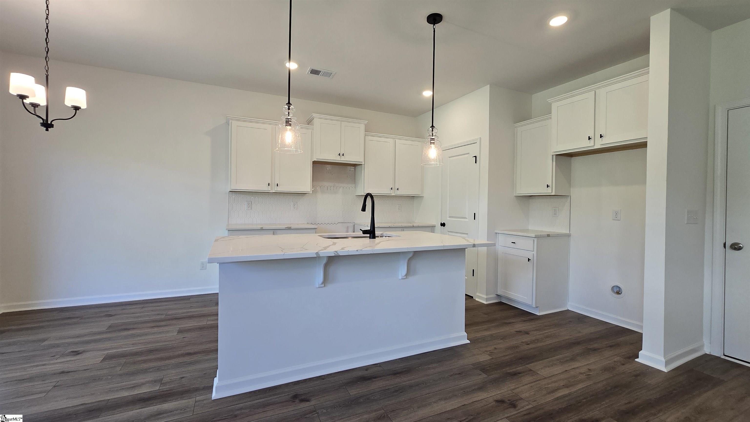 16 Gateway Street Property Photo 2