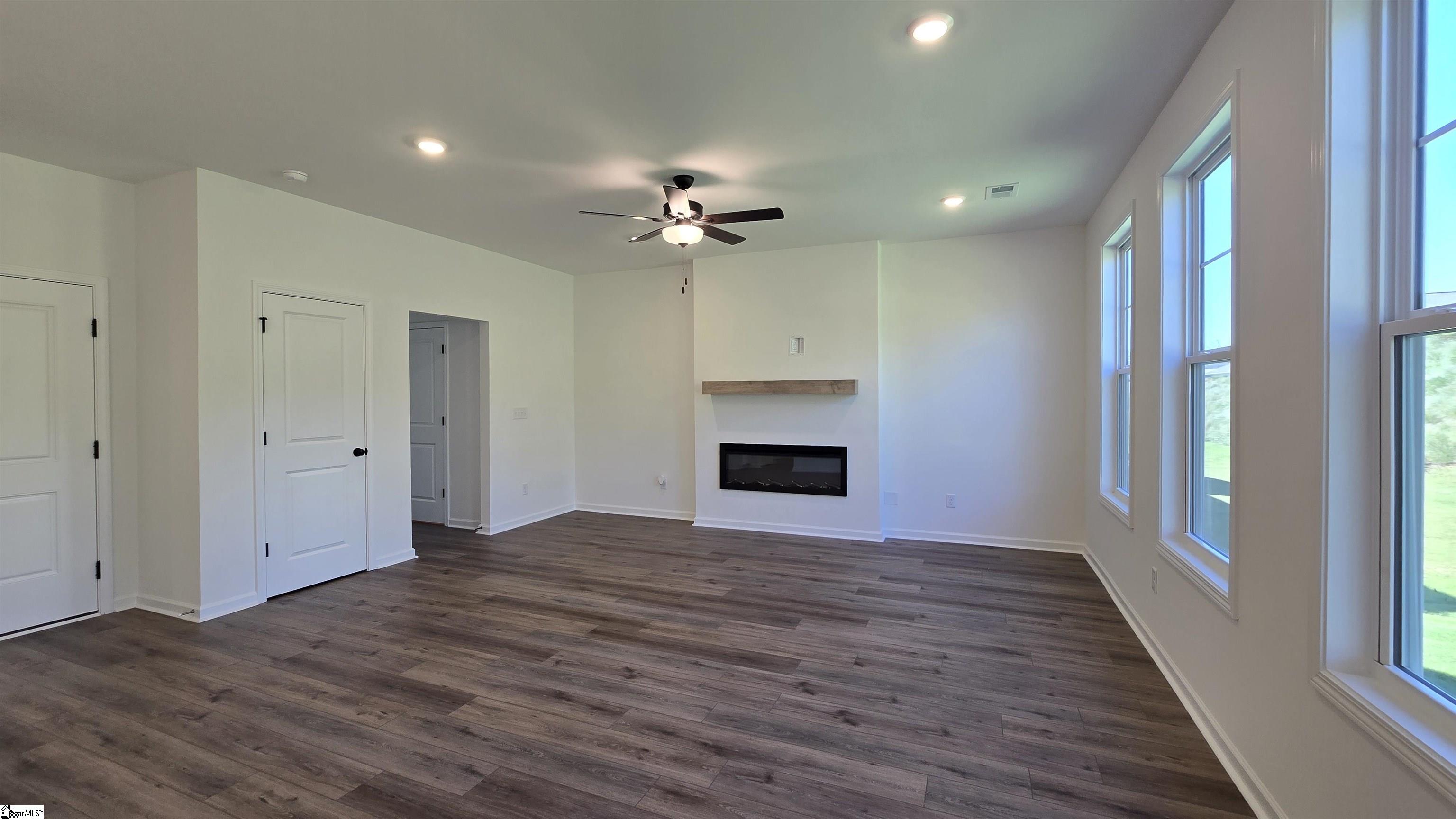 16 Gateway Street Property Photo 4