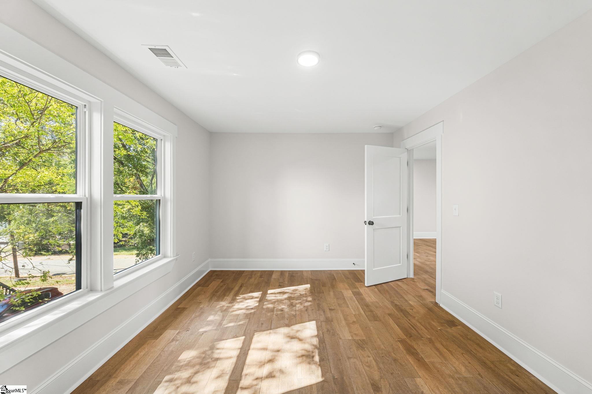 917 2nd Avenue Property Photo 32