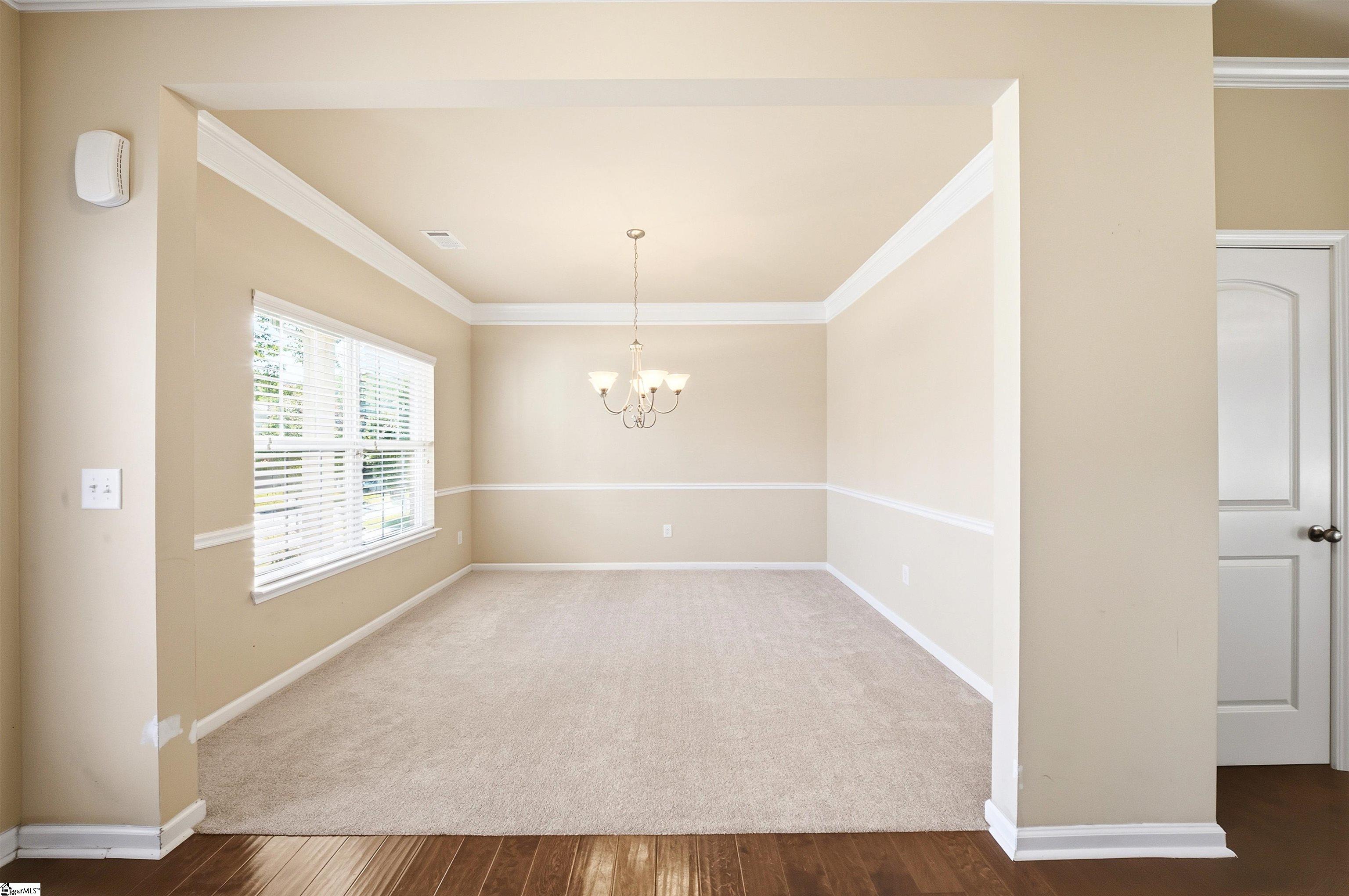 532 W Saddletree Drive Property Photo 2