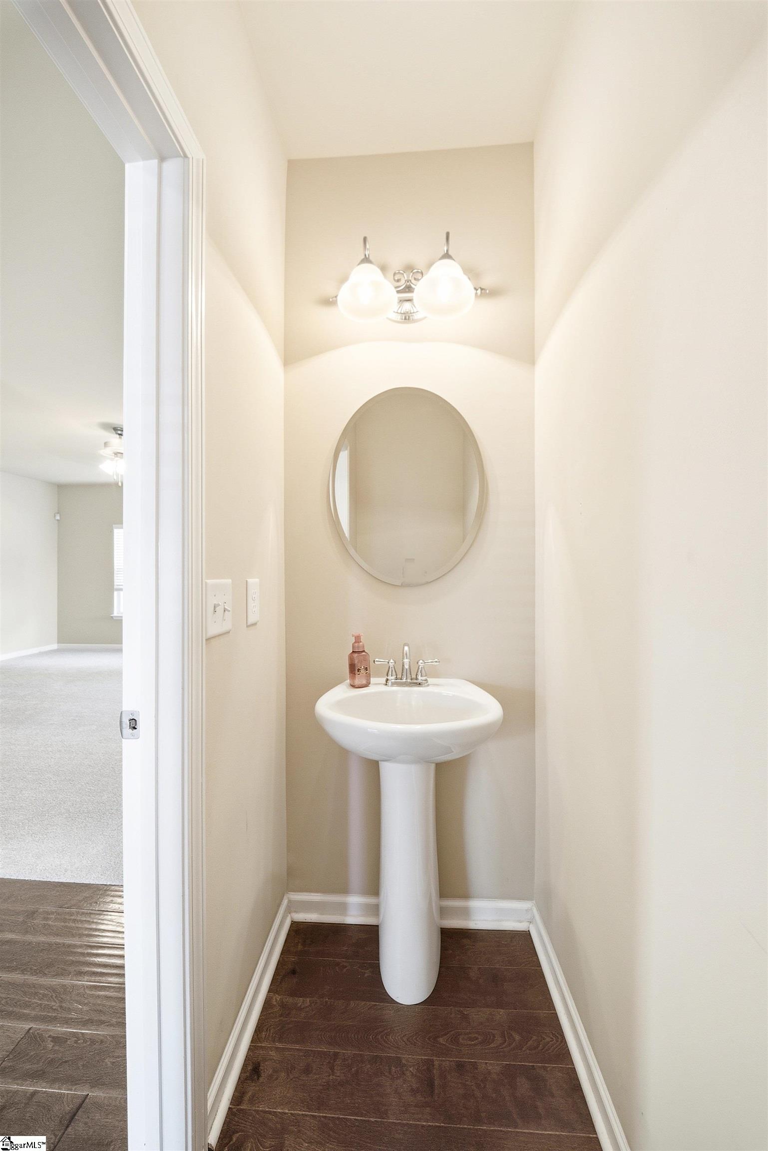 532 W Saddletree Drive Property Photo 14