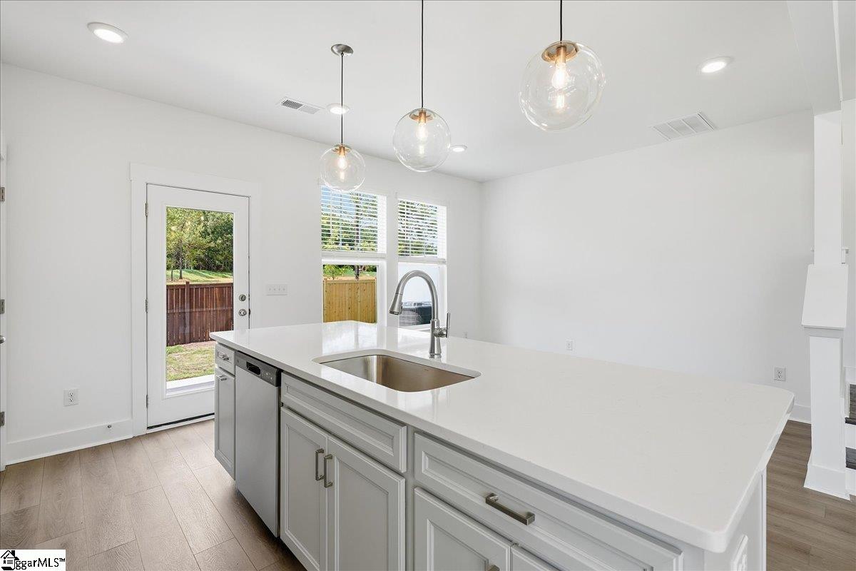 228 Ridgelea Street Property Photo 8