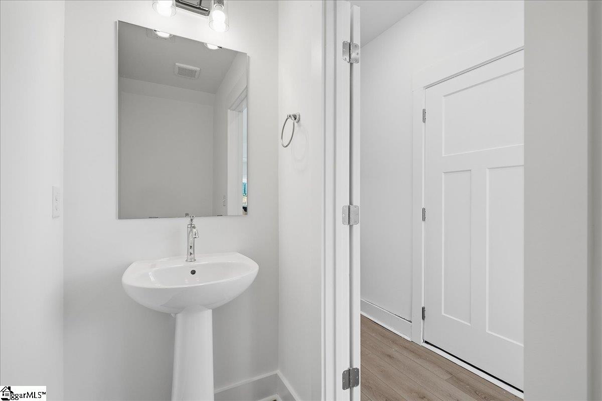 228 Ridgelea Street Property Photo 14