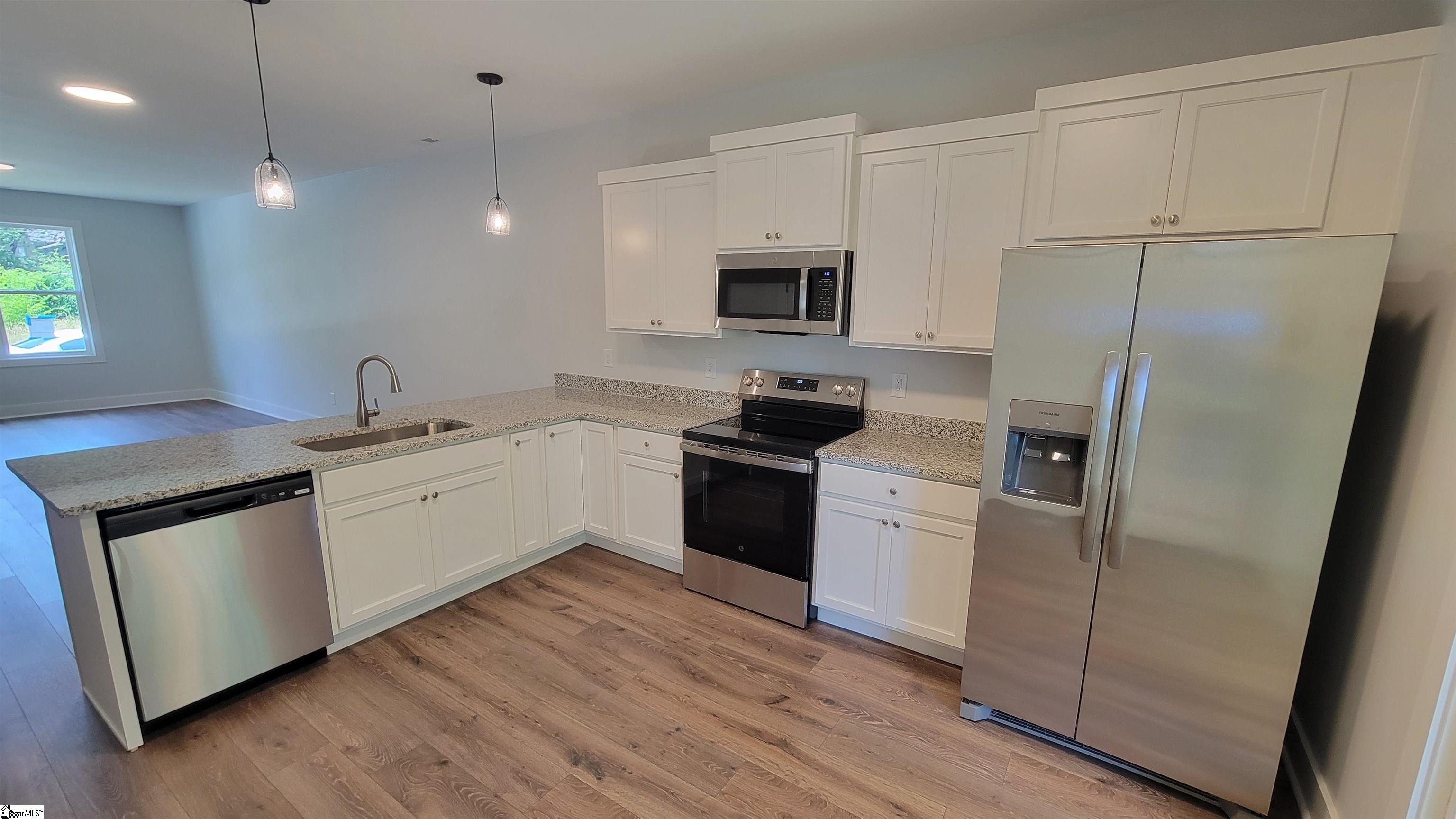 1607056 Property Photo 6