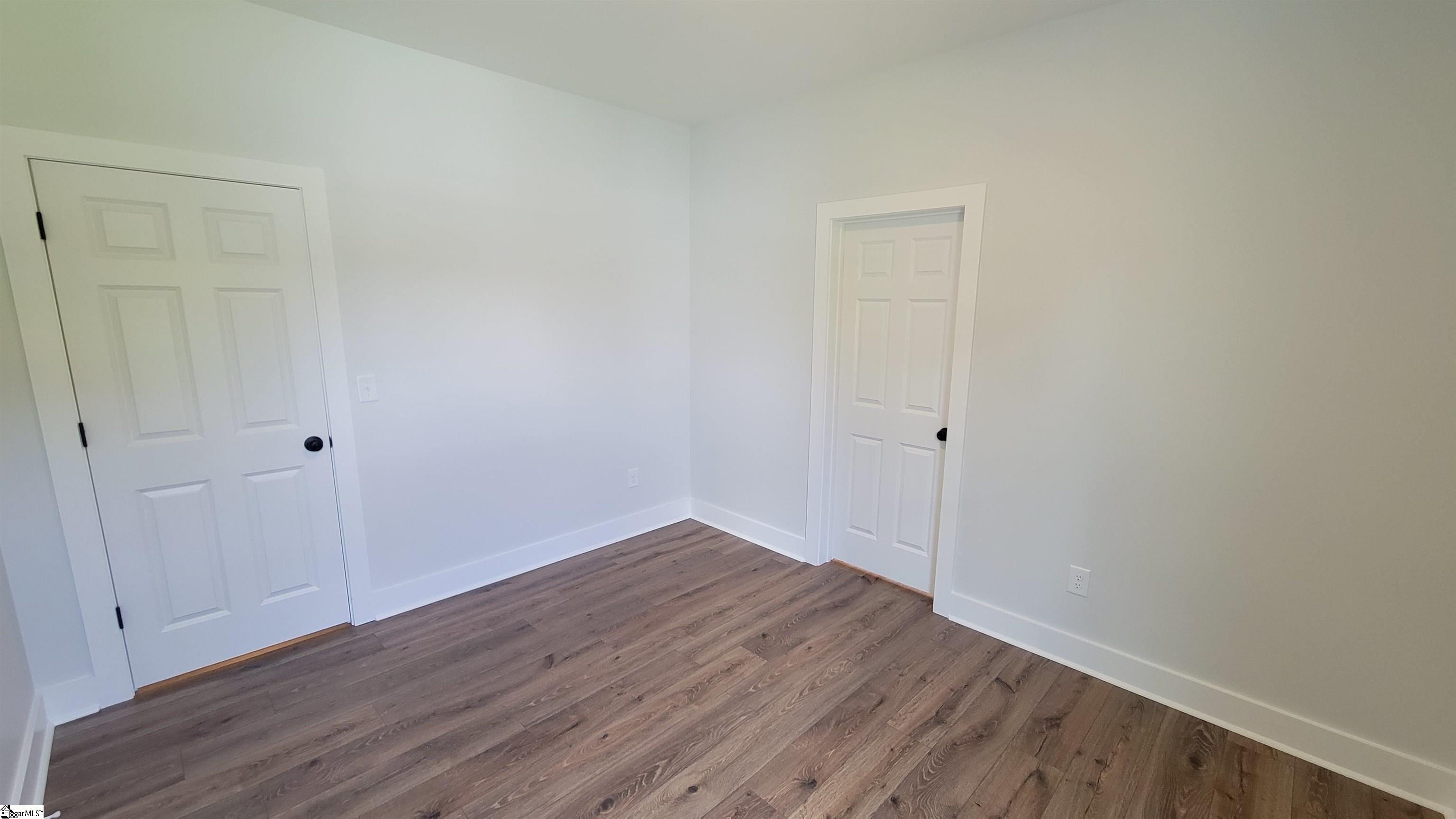 1607056 Property Photo 8