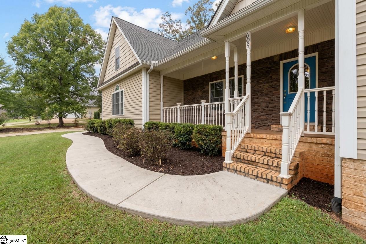 1607071 Property Photo 4