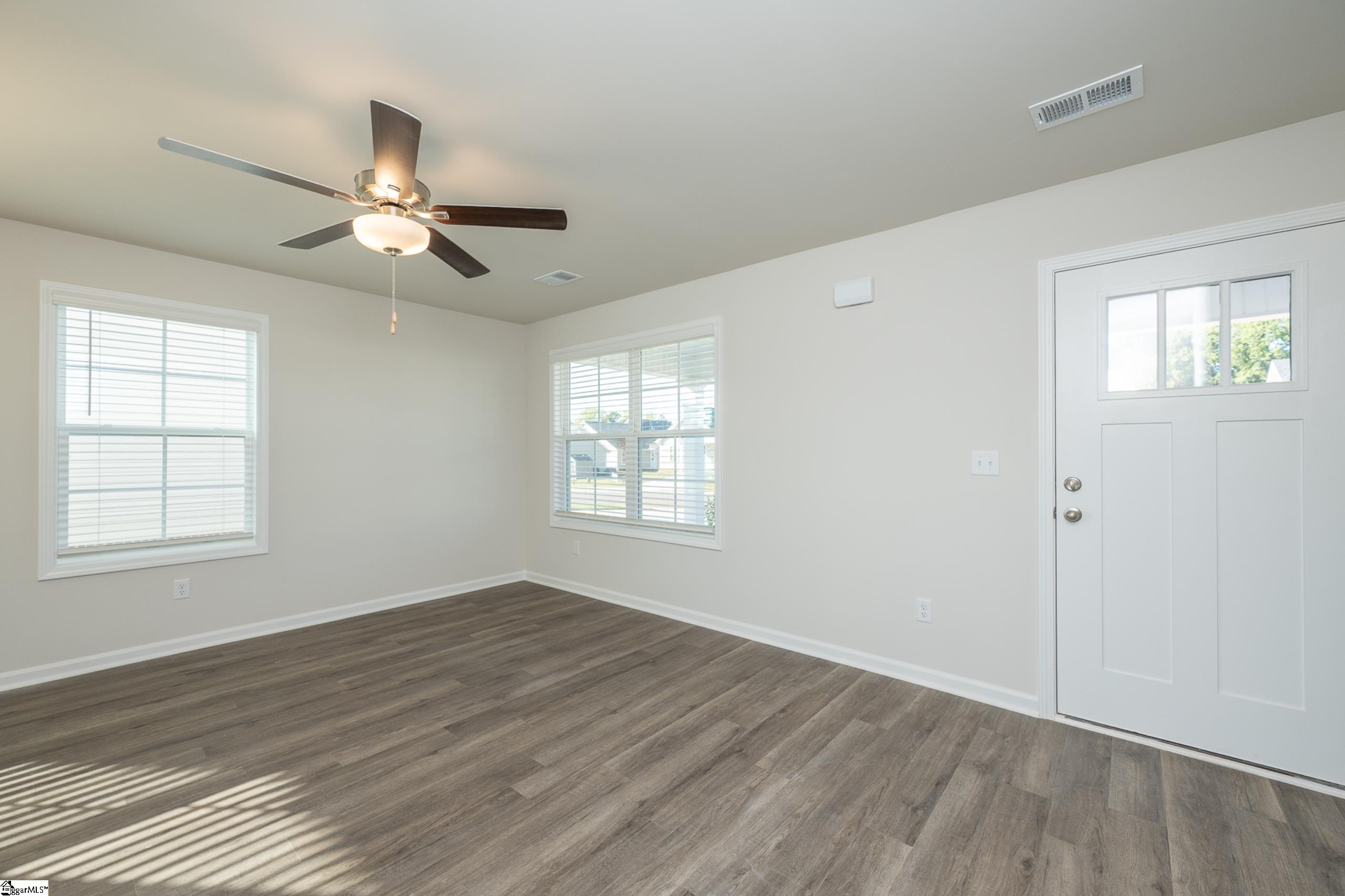 9 Thorndike Way Property Photo 4