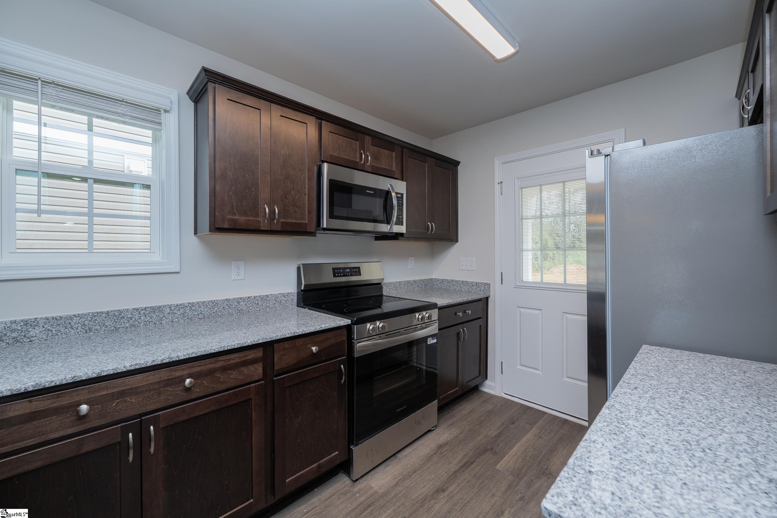 204 Waltham Court Property Photo 8