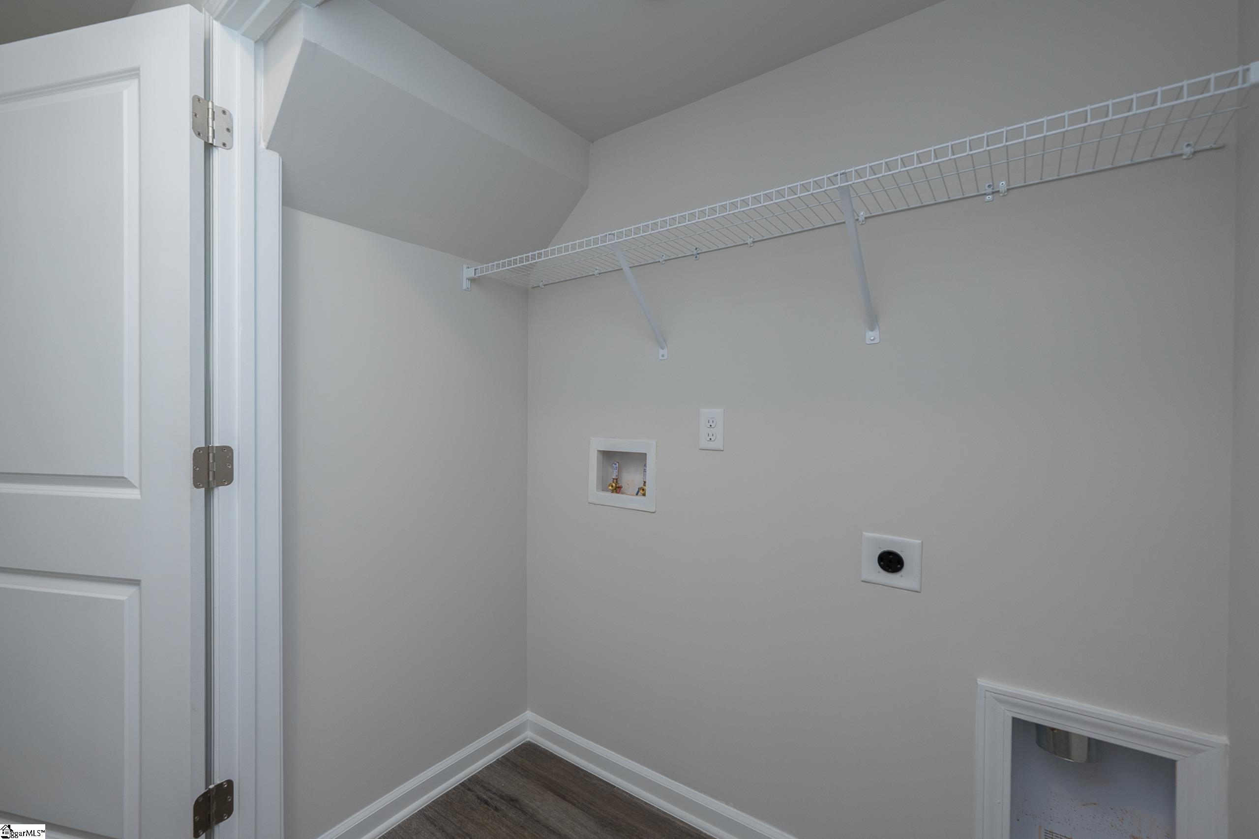 213 Waltham Court Property Photo 14