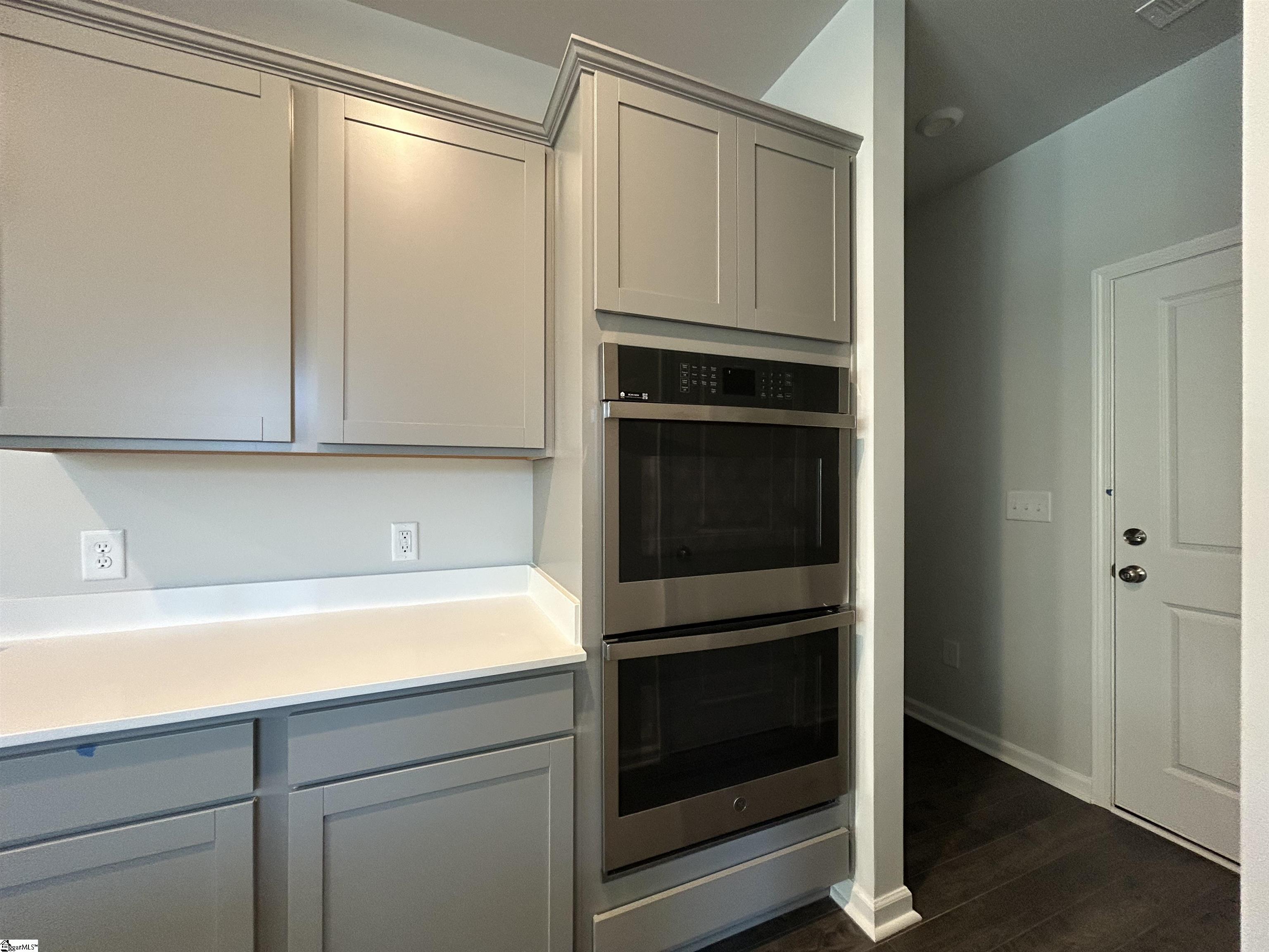 1012 Mockernut Way Property Photo 4