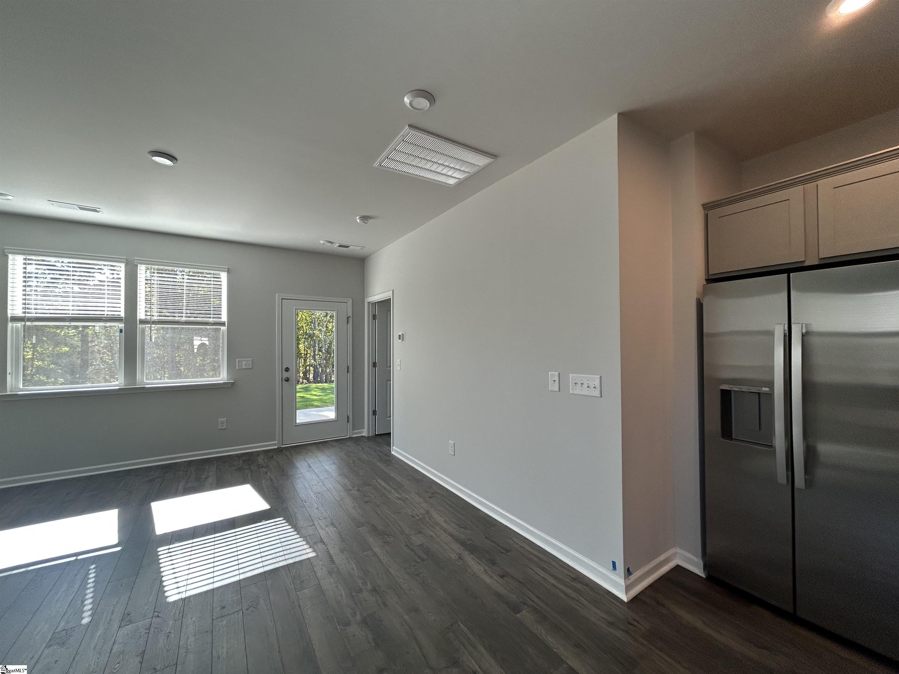 1012 Mockernut Way Property Photo 5