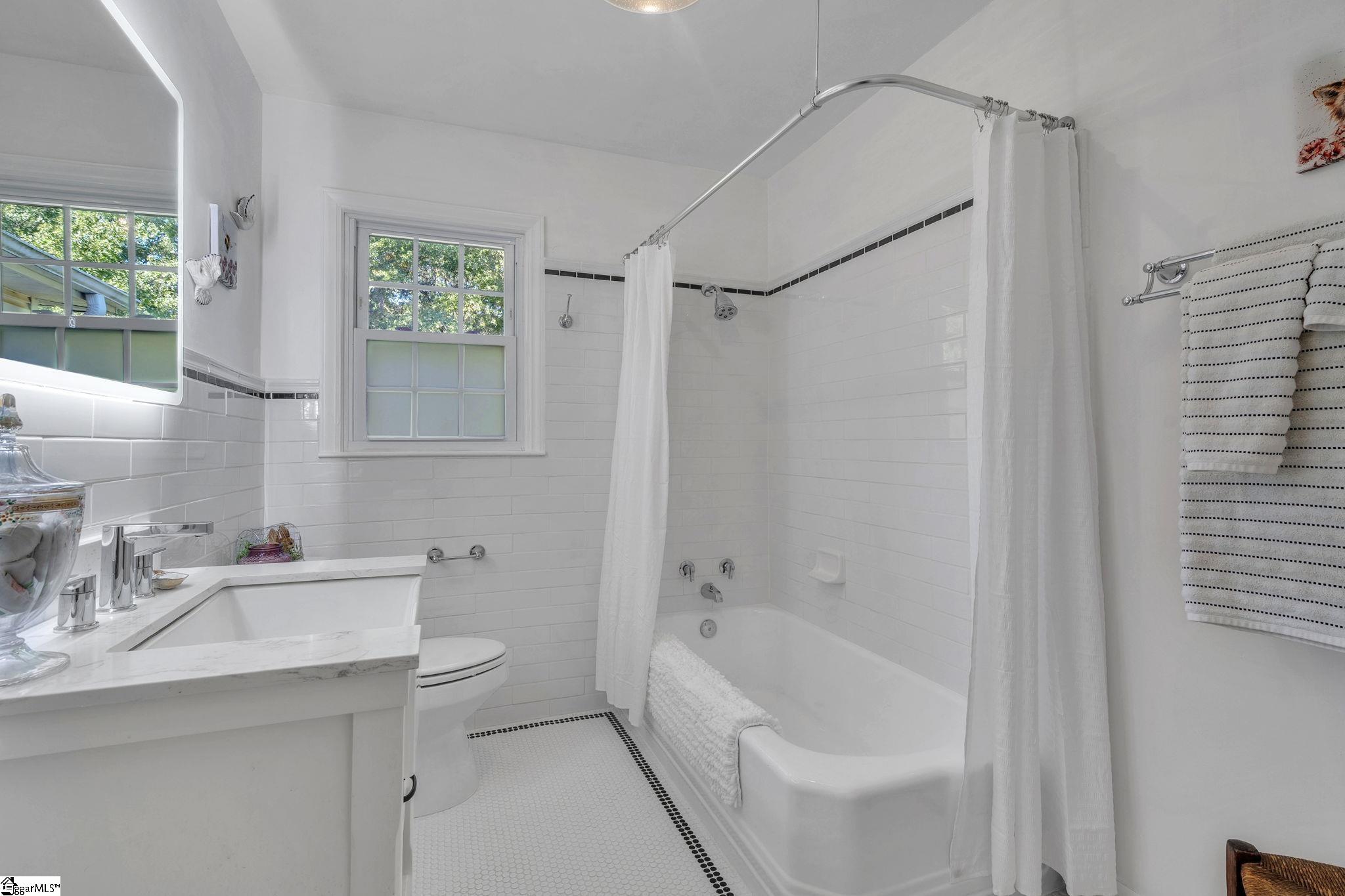 126 Commodore Drive Property Photo 25