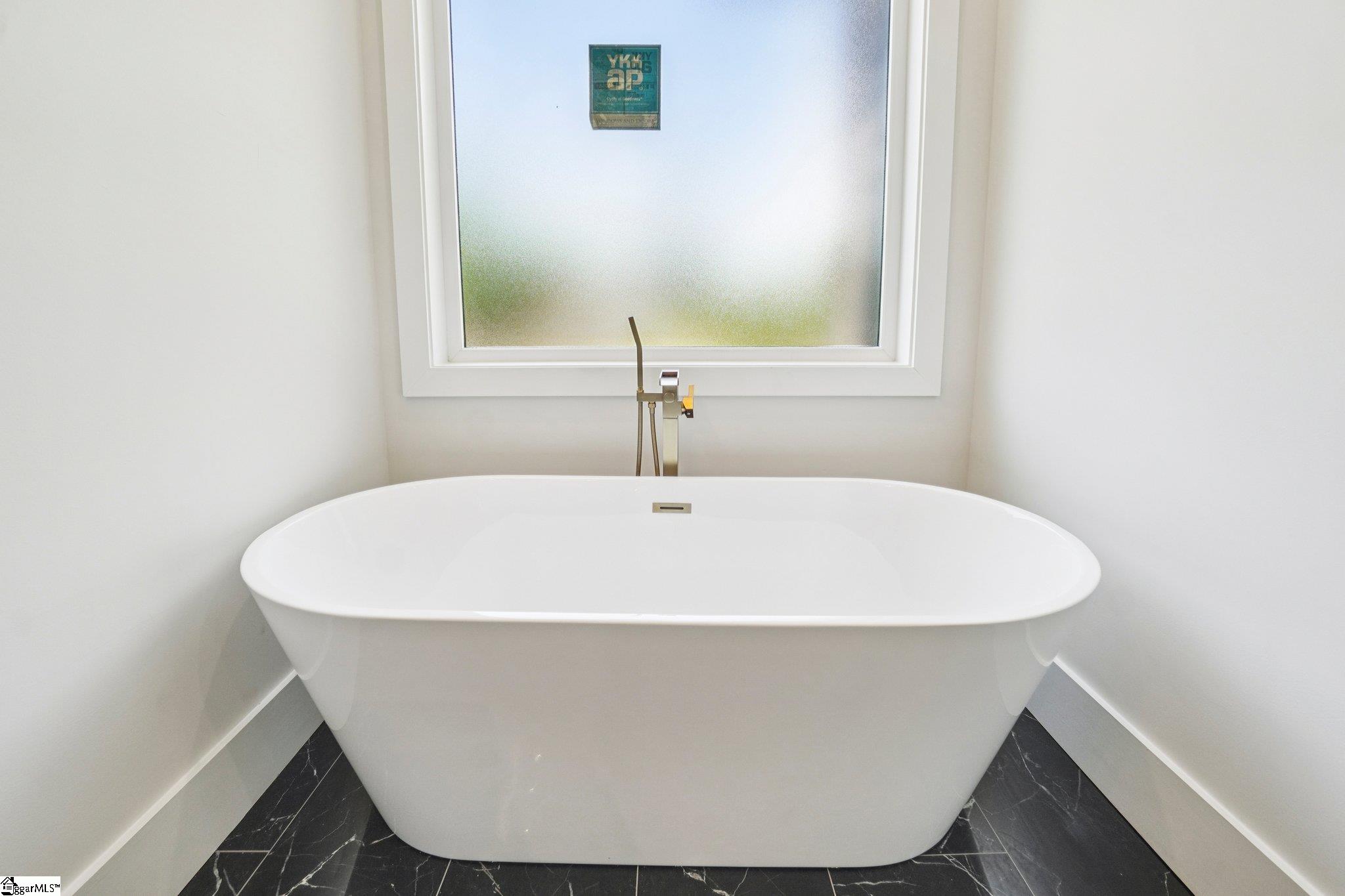 44 Village Crest Drive Property Photo 13