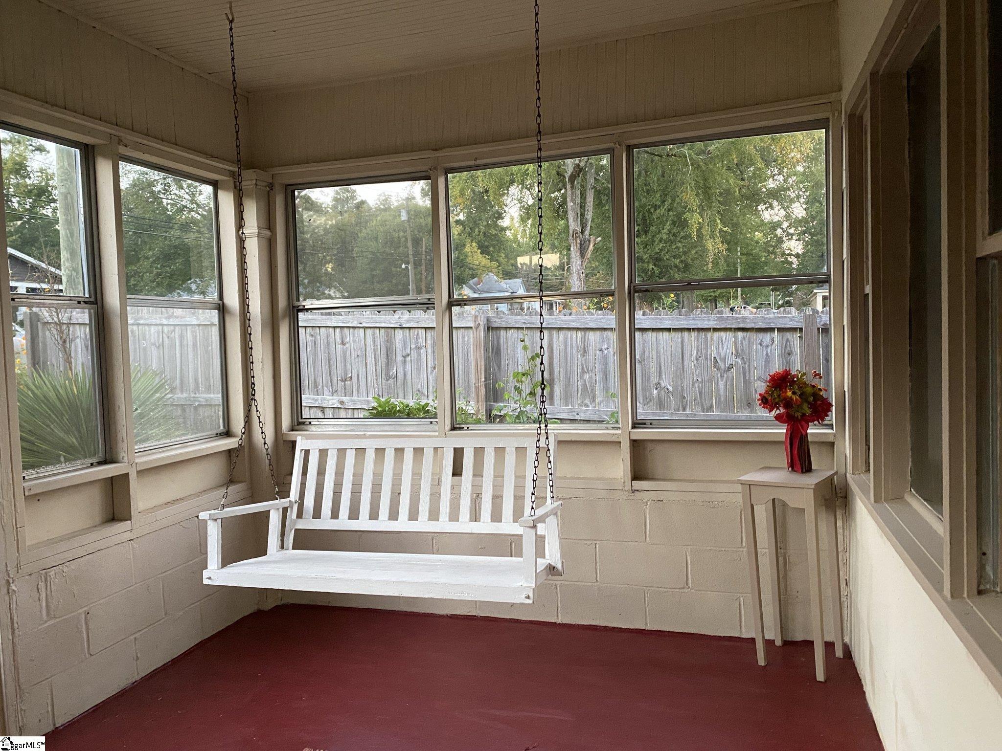907 S Johnson Street Property Photo 4