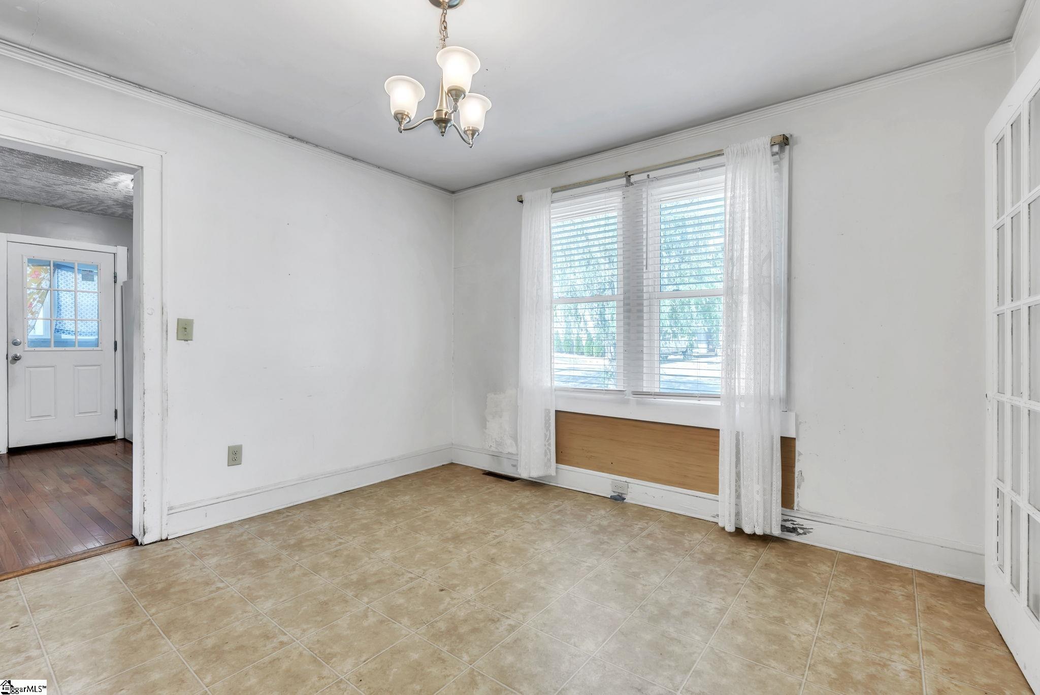 10 Eastlan Drive Property Photo 3