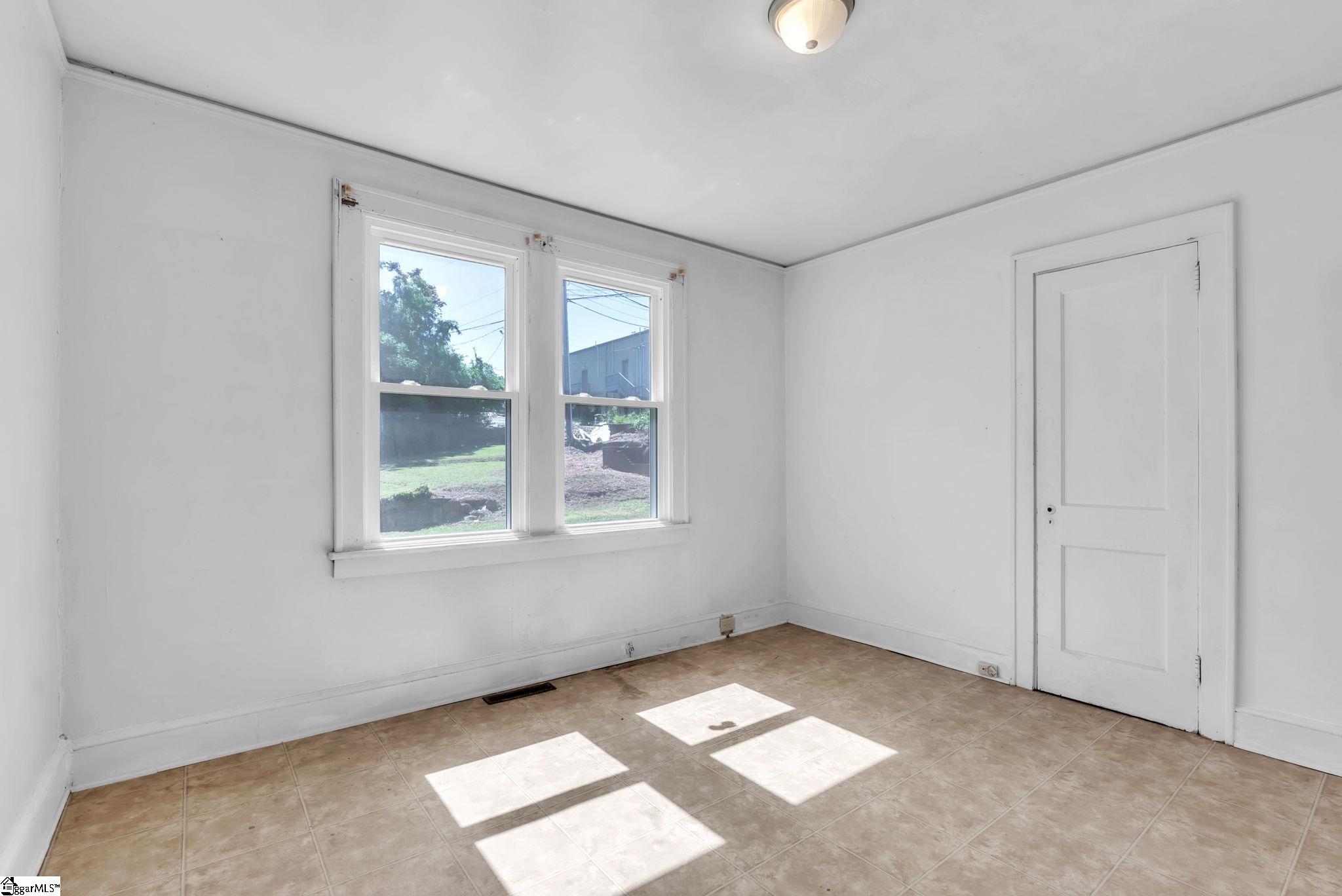 10 Eastlan Drive Property Photo 16