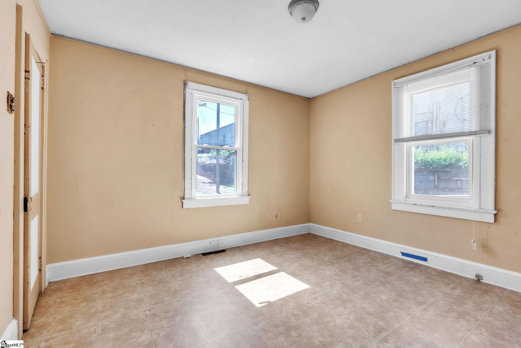 10 Eastlan Drive Property Photo 17
