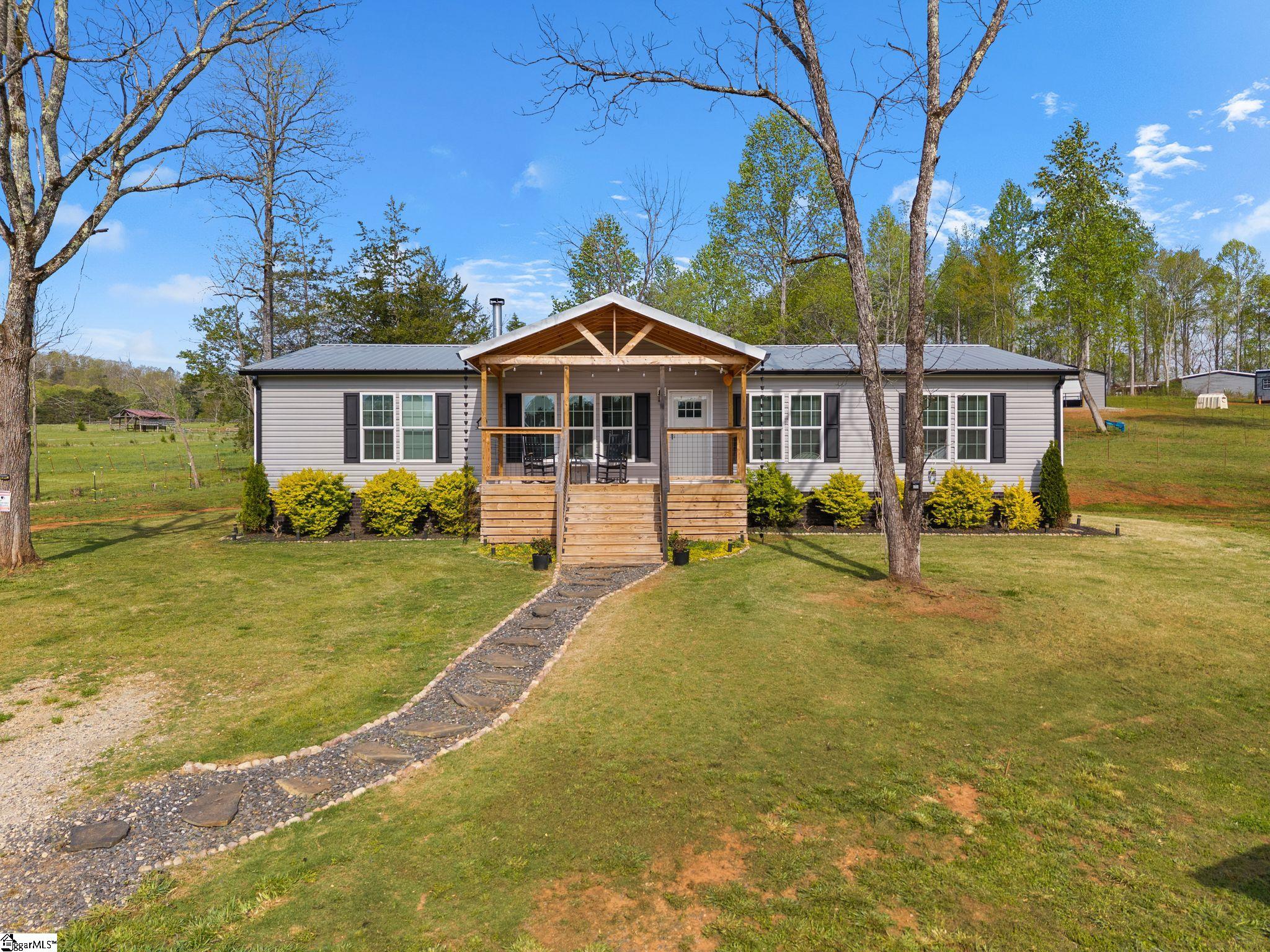 3015 Pumpkintown Highway Property Photo 1
