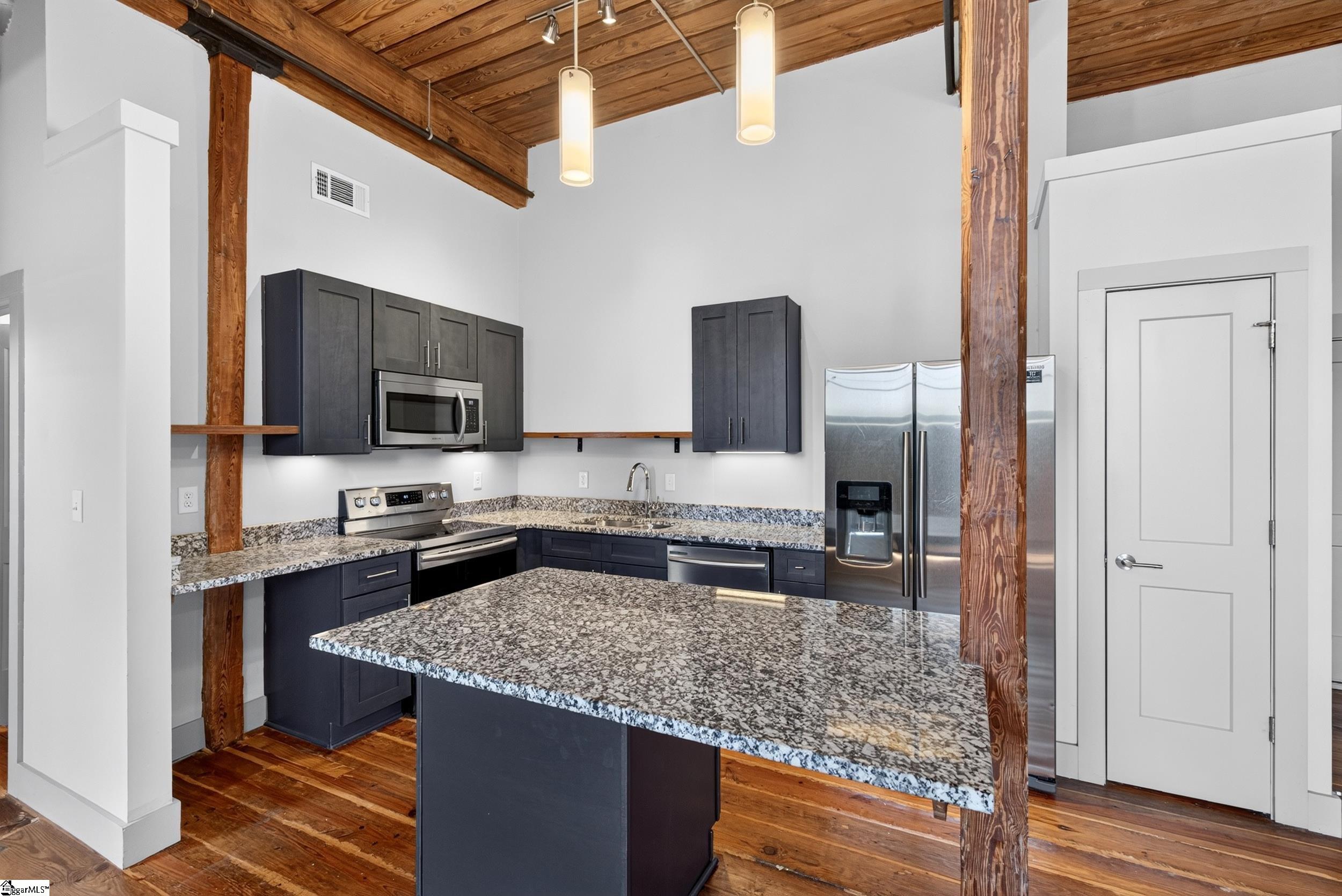 806 Green Avenue Property Photo 8