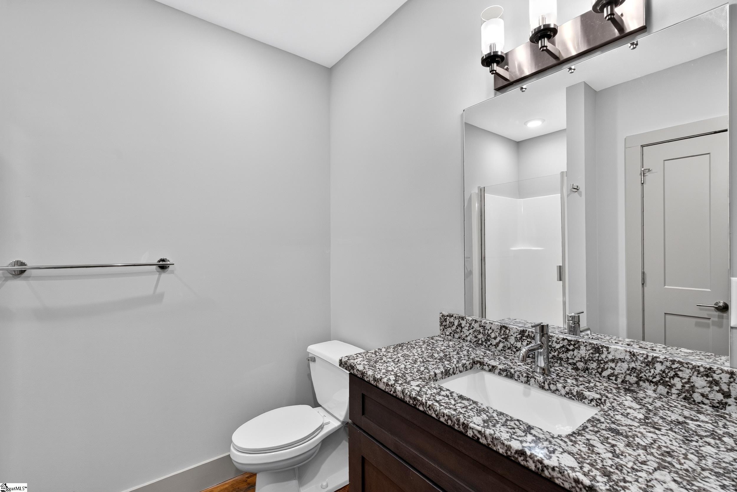806 Green Avenue Property Photo 10