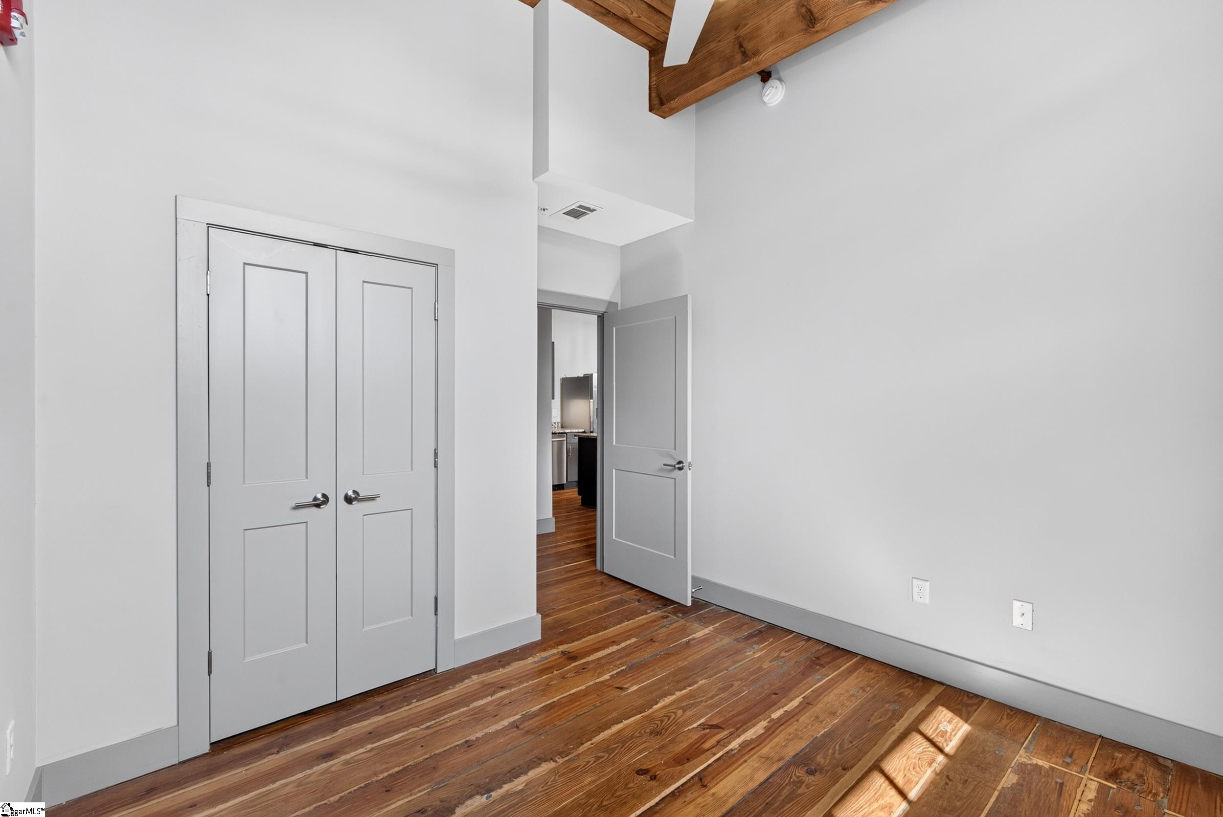 806 Green Avenue Property Photo 13