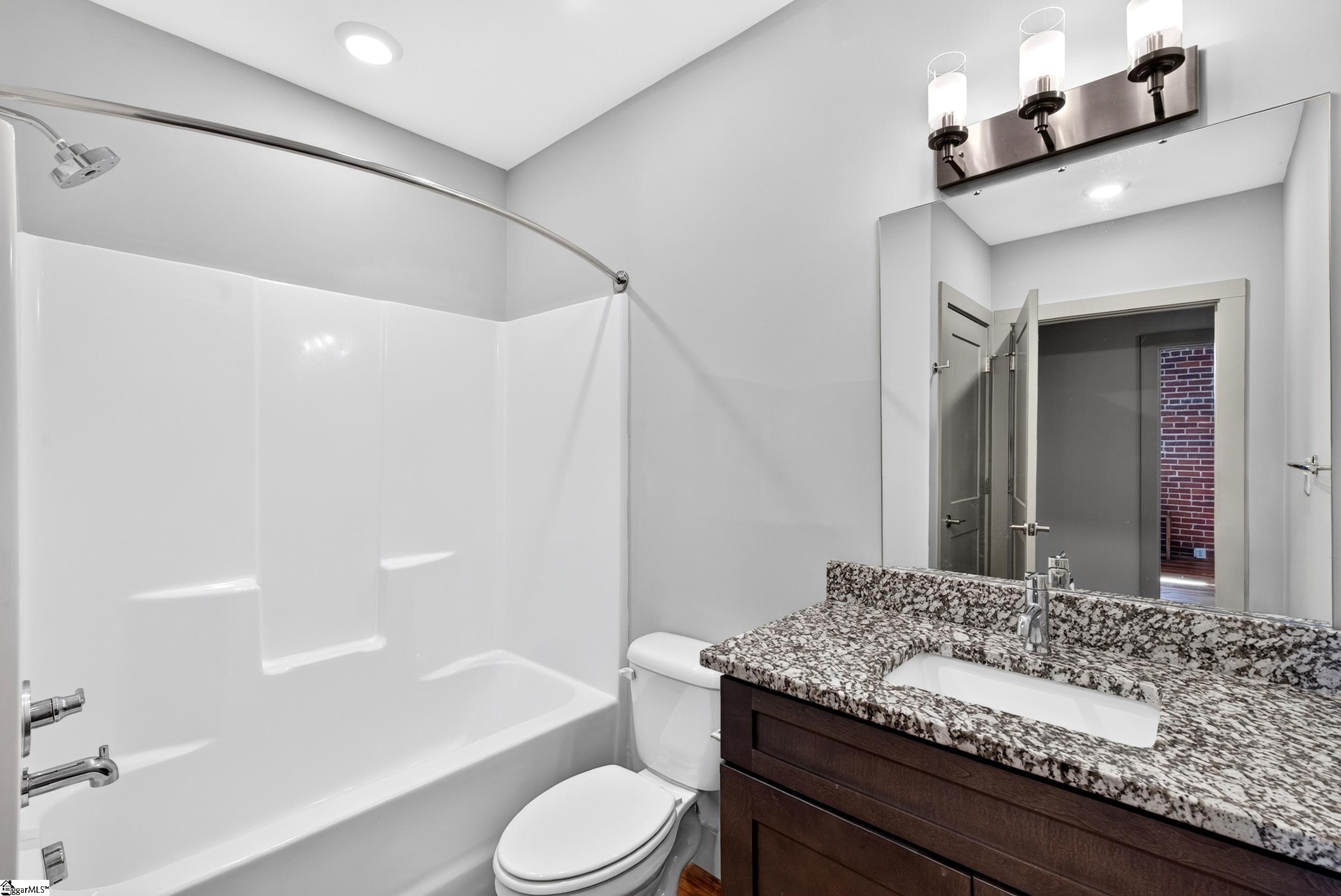 806 Green Avenue Property Photo 17