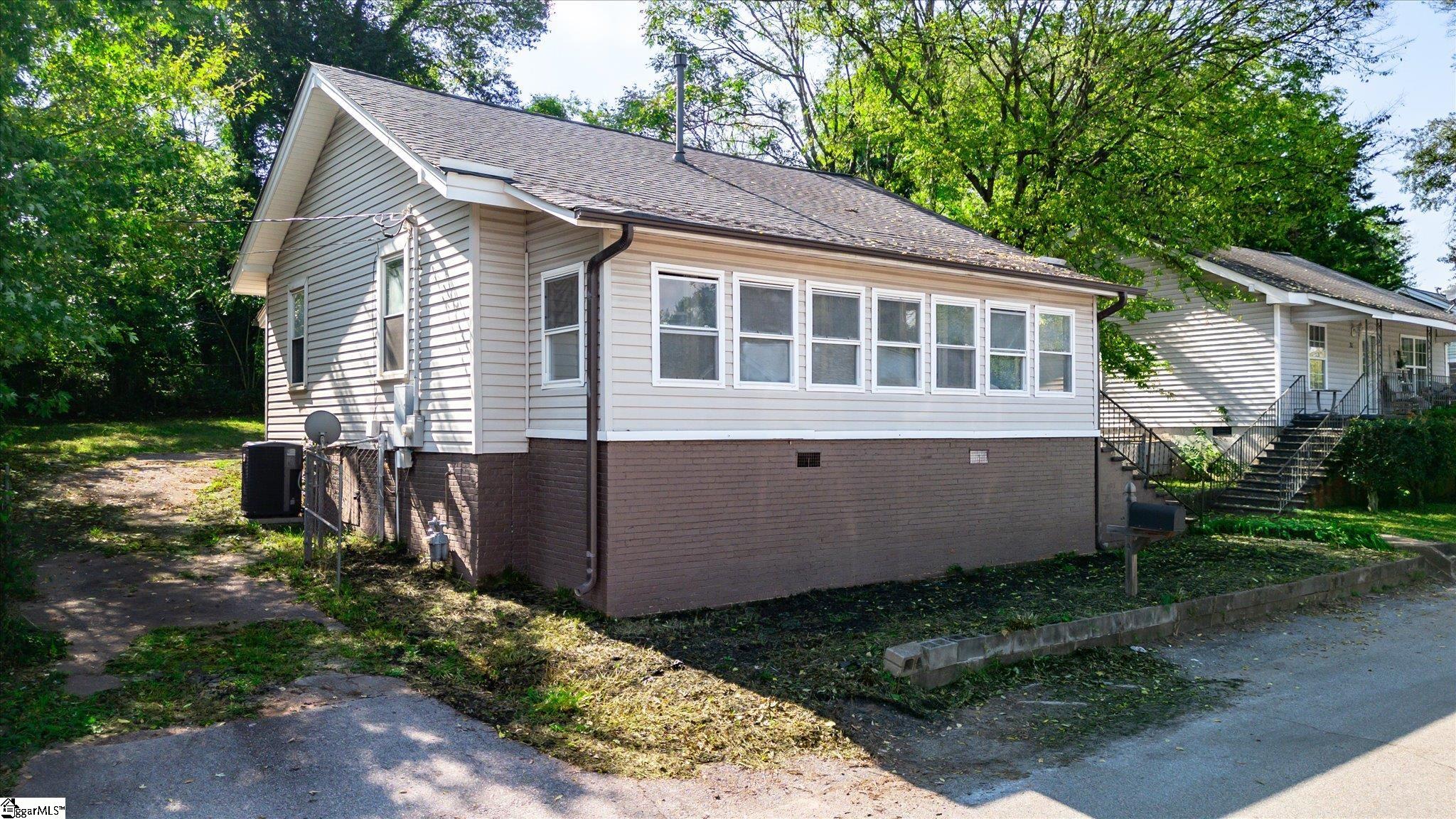 33 Ross Street Property Photo 2