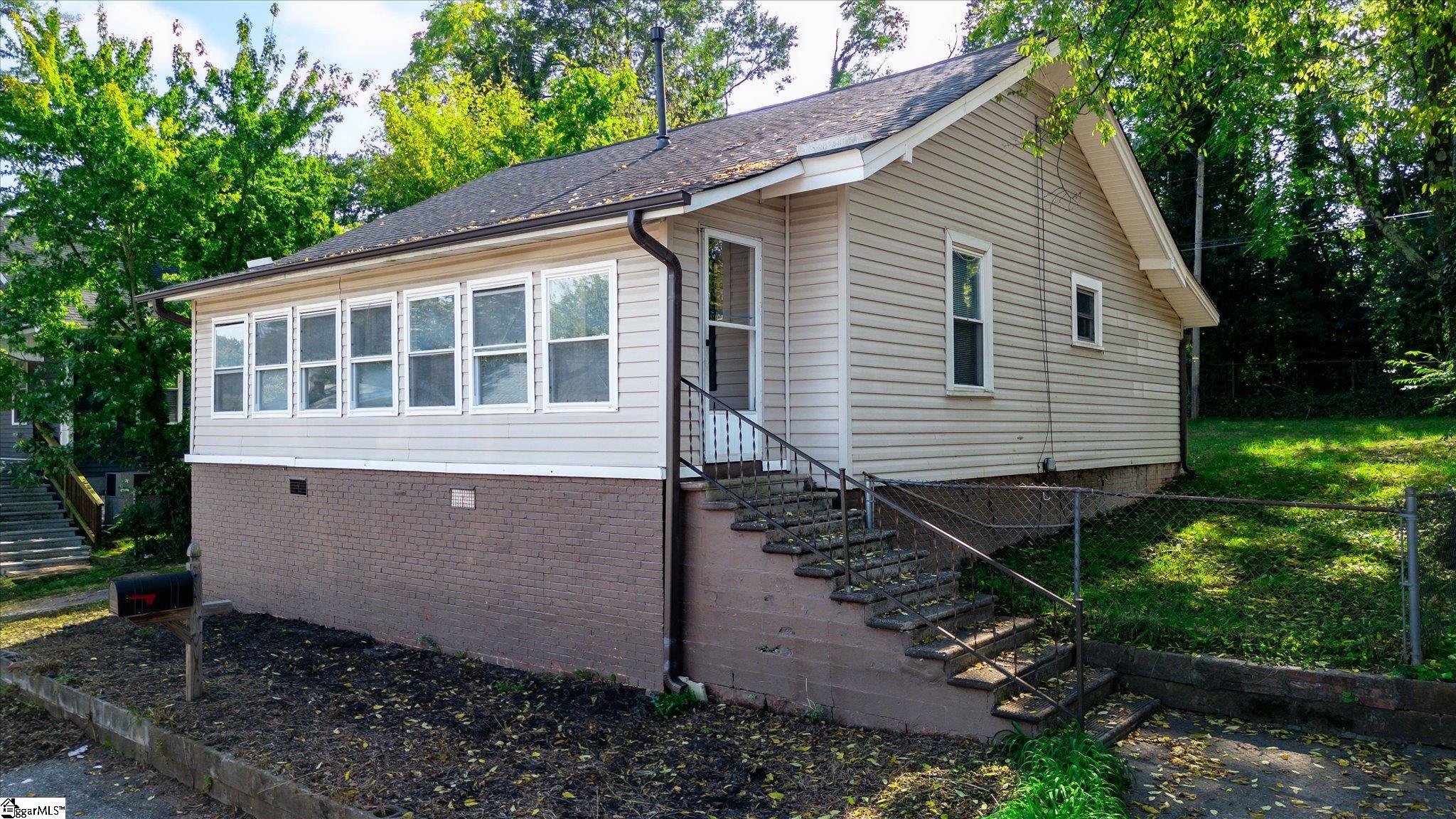 33 Ross Street Property Photo 3